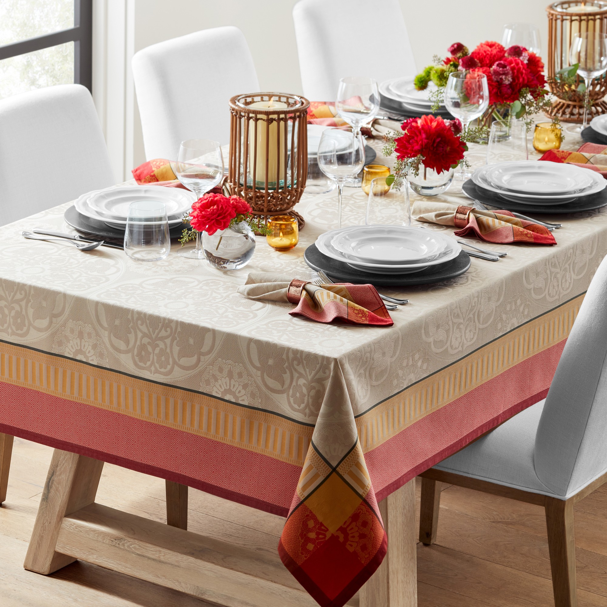 Jacquard Malta Tablecloth