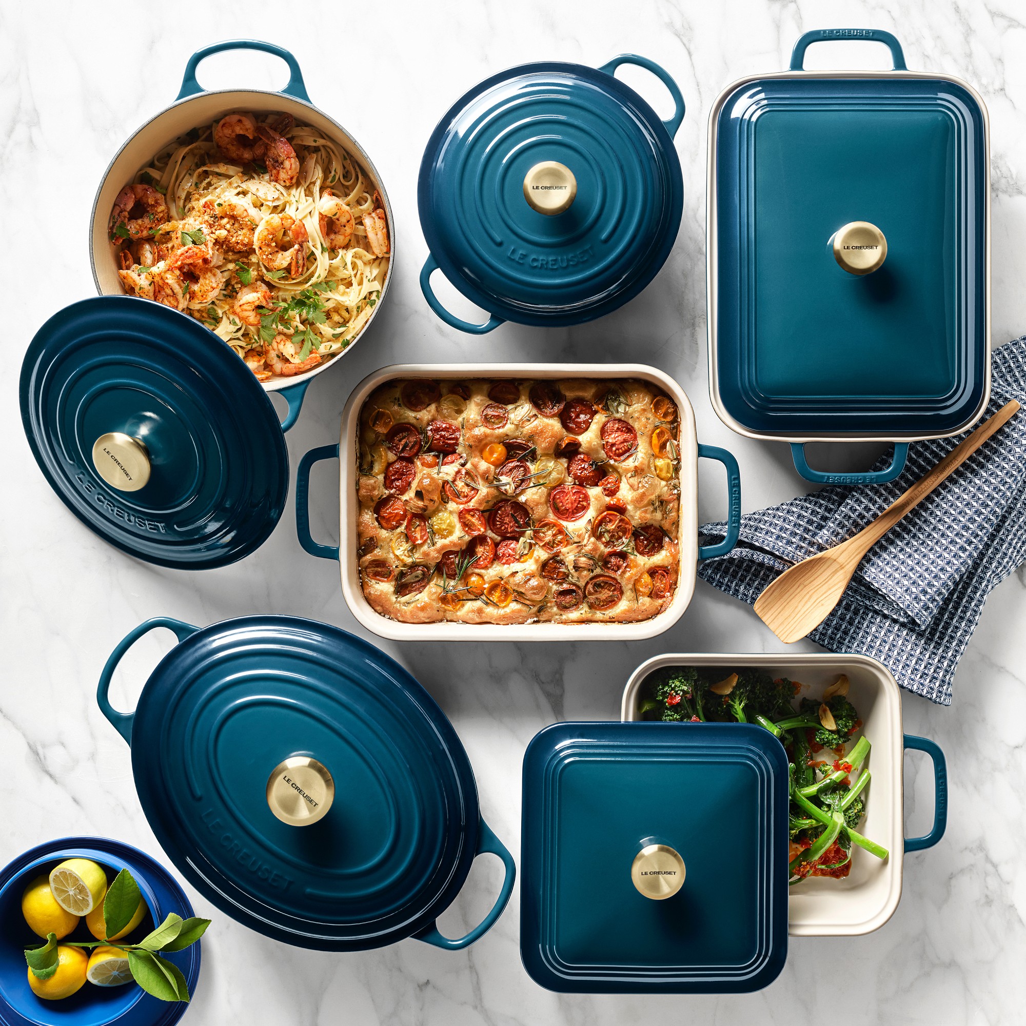 Le Creuset Signature Enameled Cast Iron Oval Dutch Oven