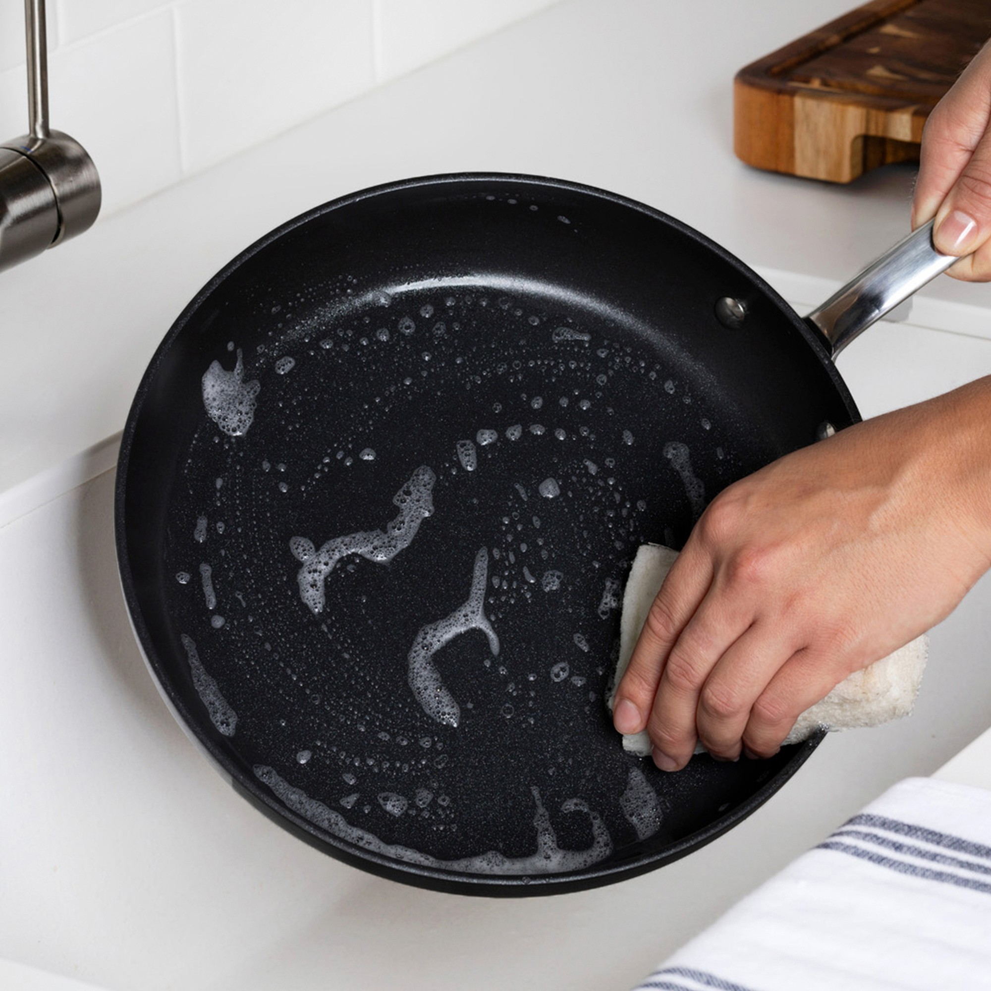 All-Clad HA1 Expert Hard Anodized Nonstick Soup Pot, 4-Qt.