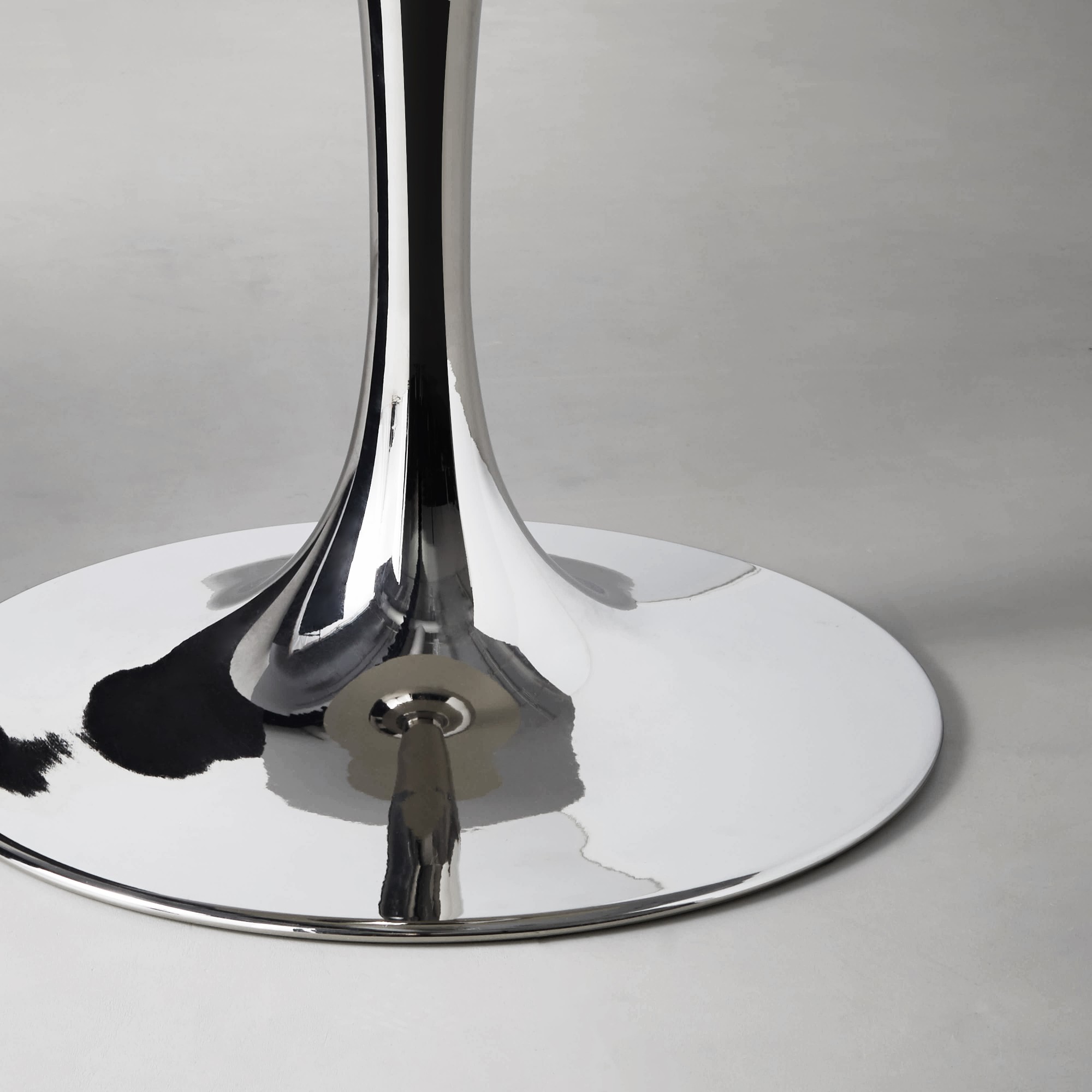 Tulip Round Pedestal Dining Table (42-56)