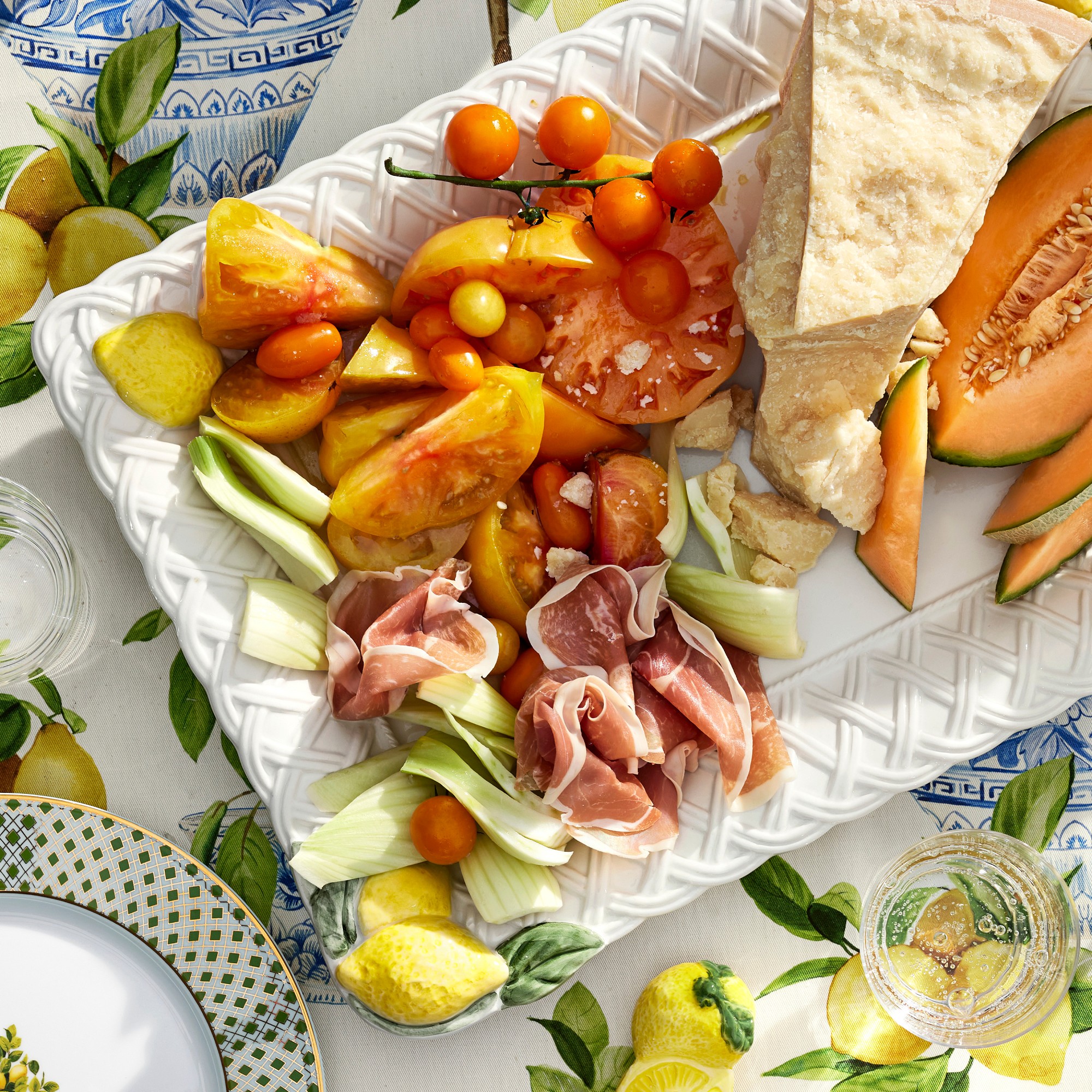 Limone Embossed Platter