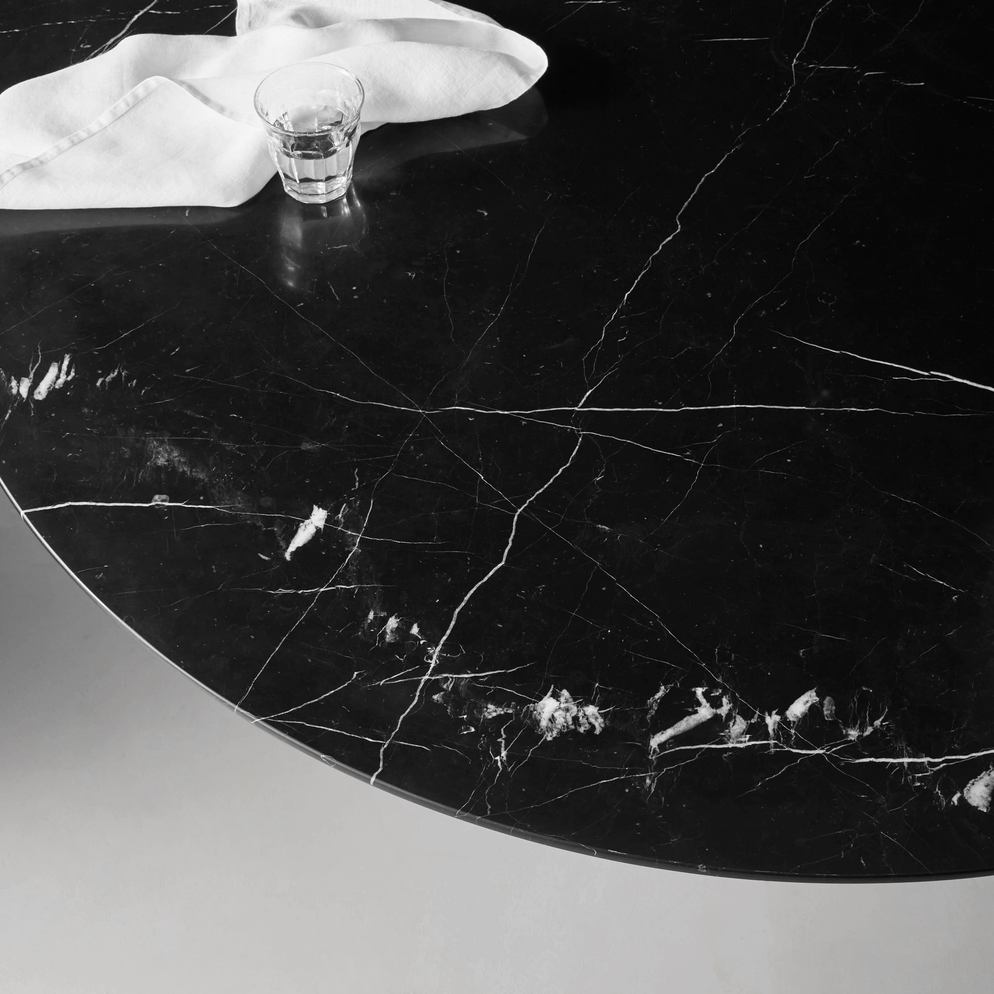 Tulip Round Pedestal Dining Table (42-56)