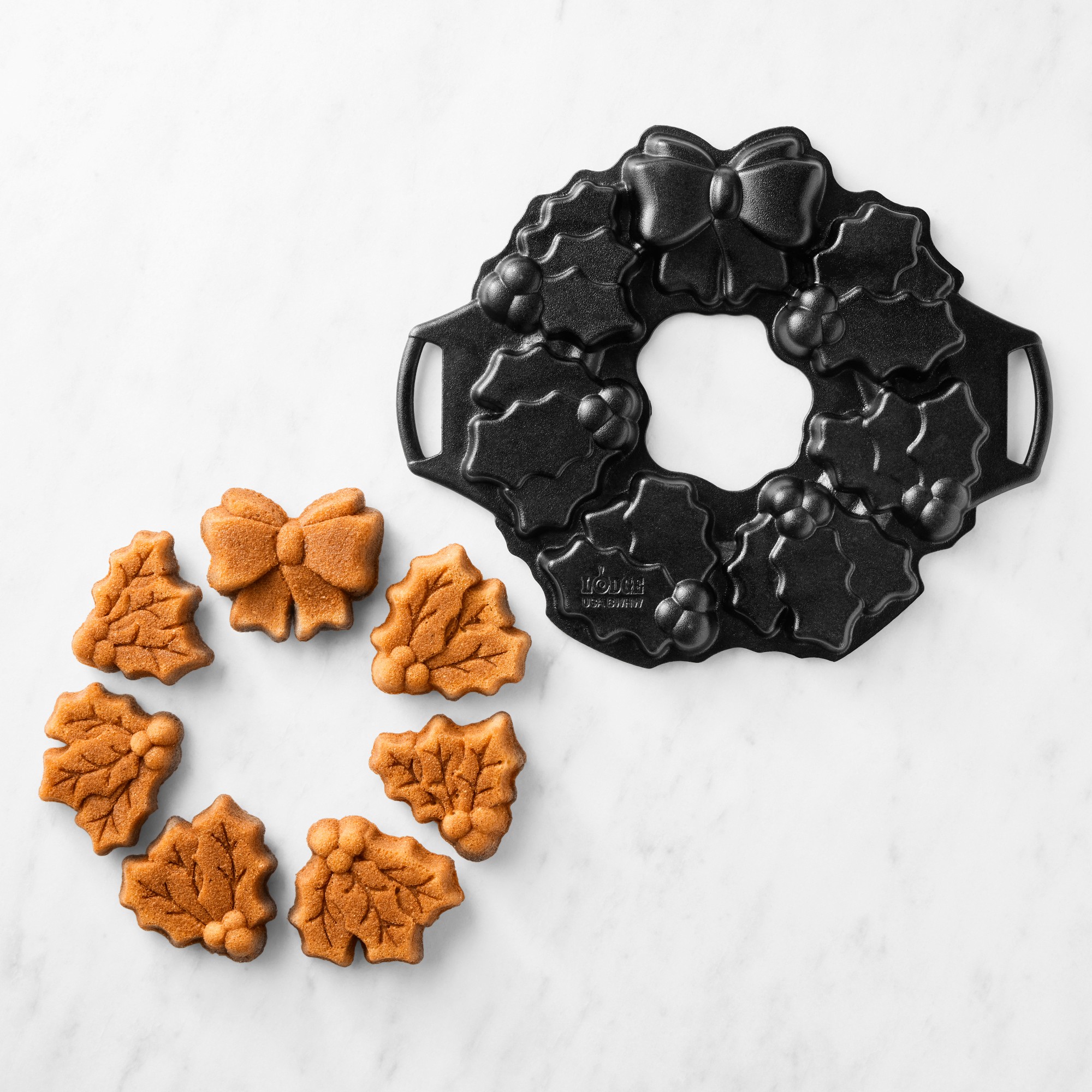 Lodge Cast Iron Holiday Wreath Pan