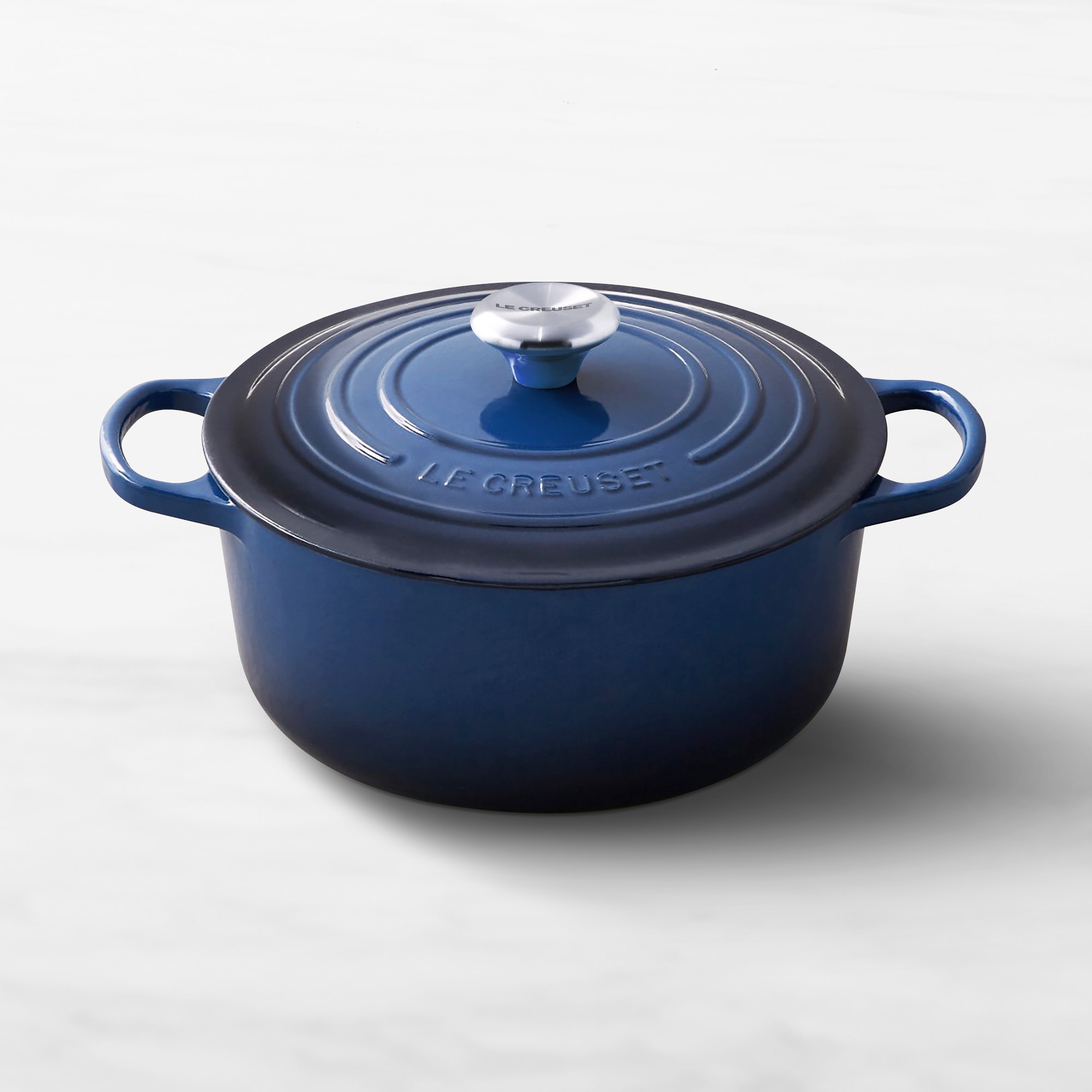 Le Creuset Signature Enameled Cast Iron Round Dutch Oven