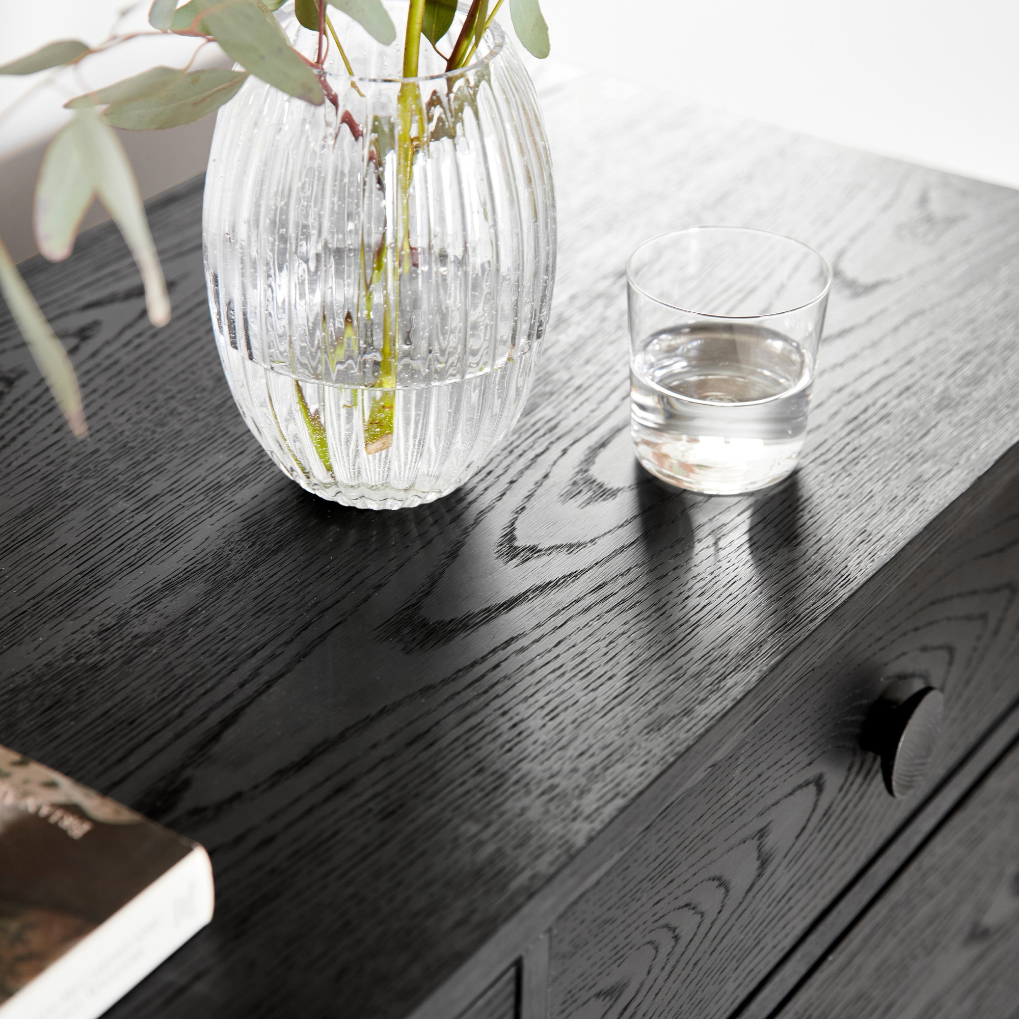 Spindle 4-Drawer Dresser (50)