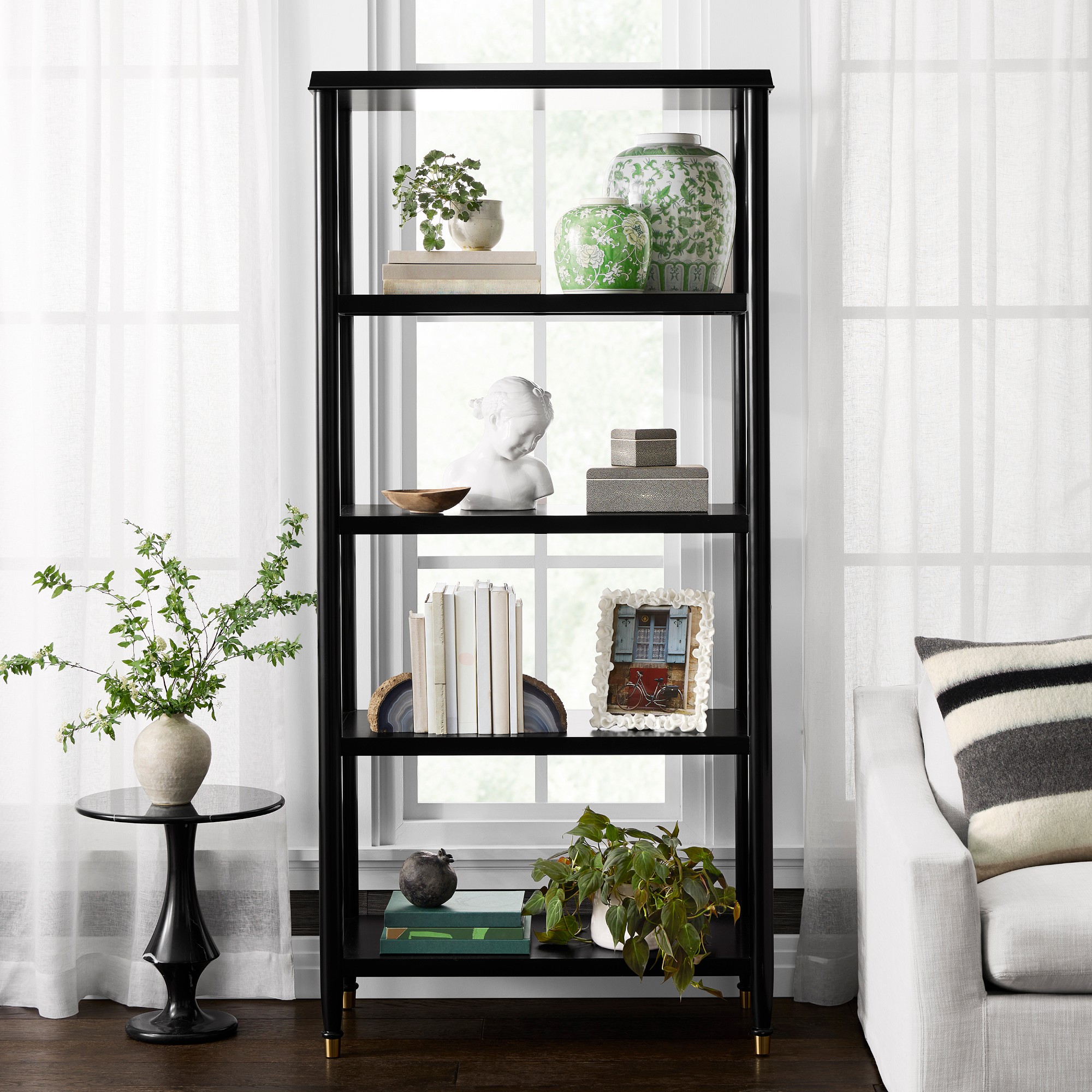 Lacourte Open Shelving (38)