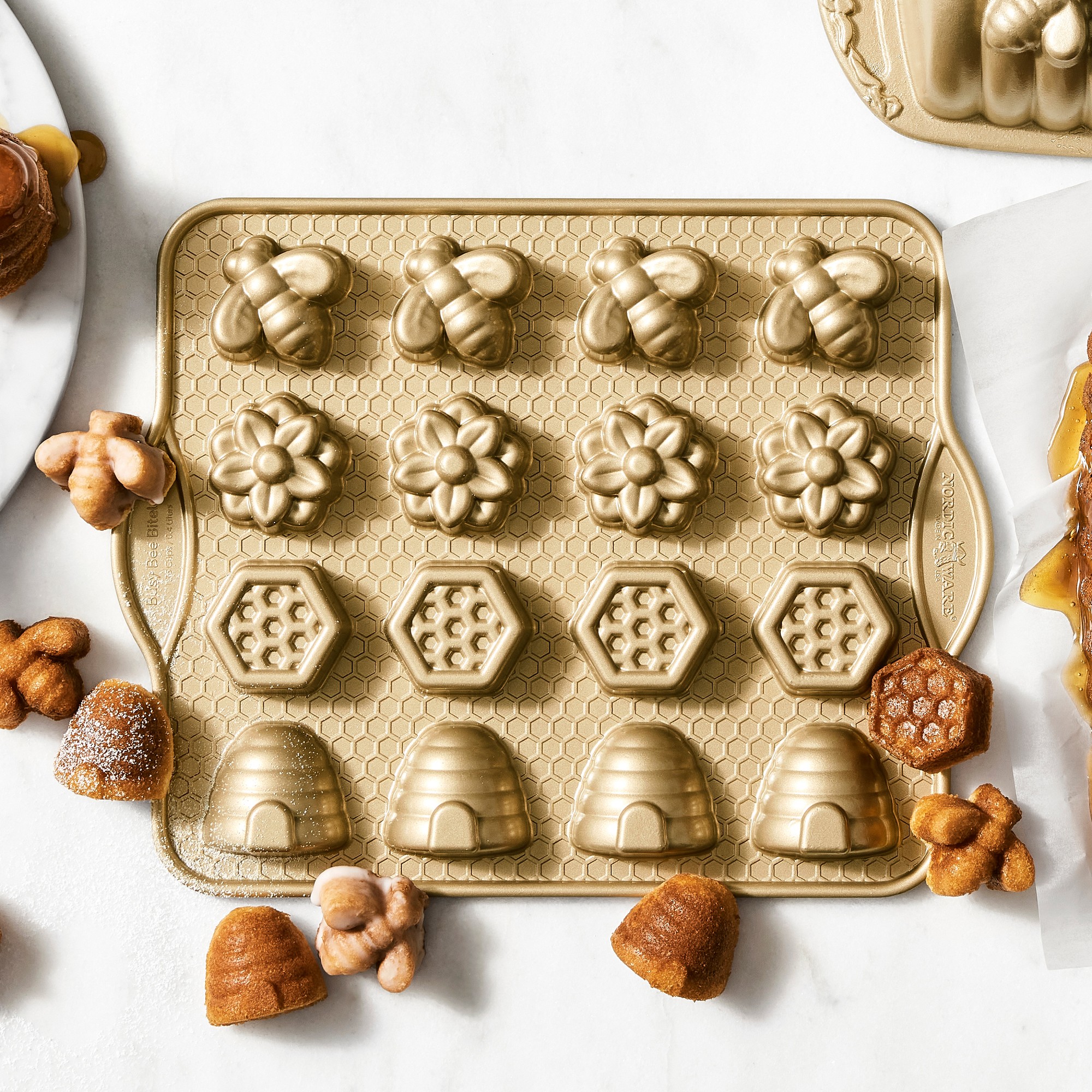 Nordic Ware Nonstick Cast Aluminum Bee Bitelets Pan