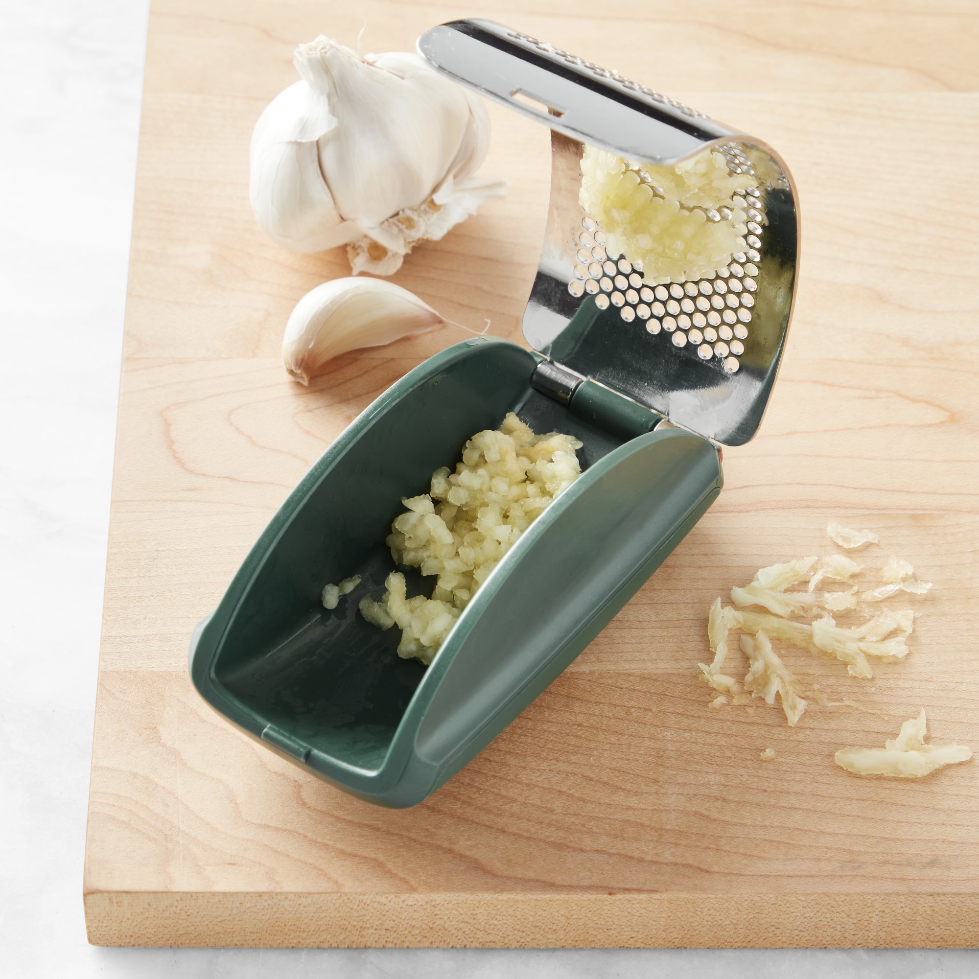 Williams Sonoma Ultimate Garlic Rocker