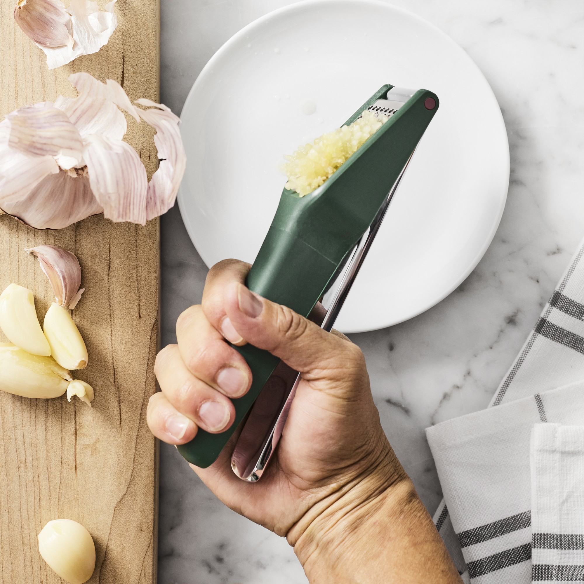 Williams Sonoma Ultimate  XL Garlic Press