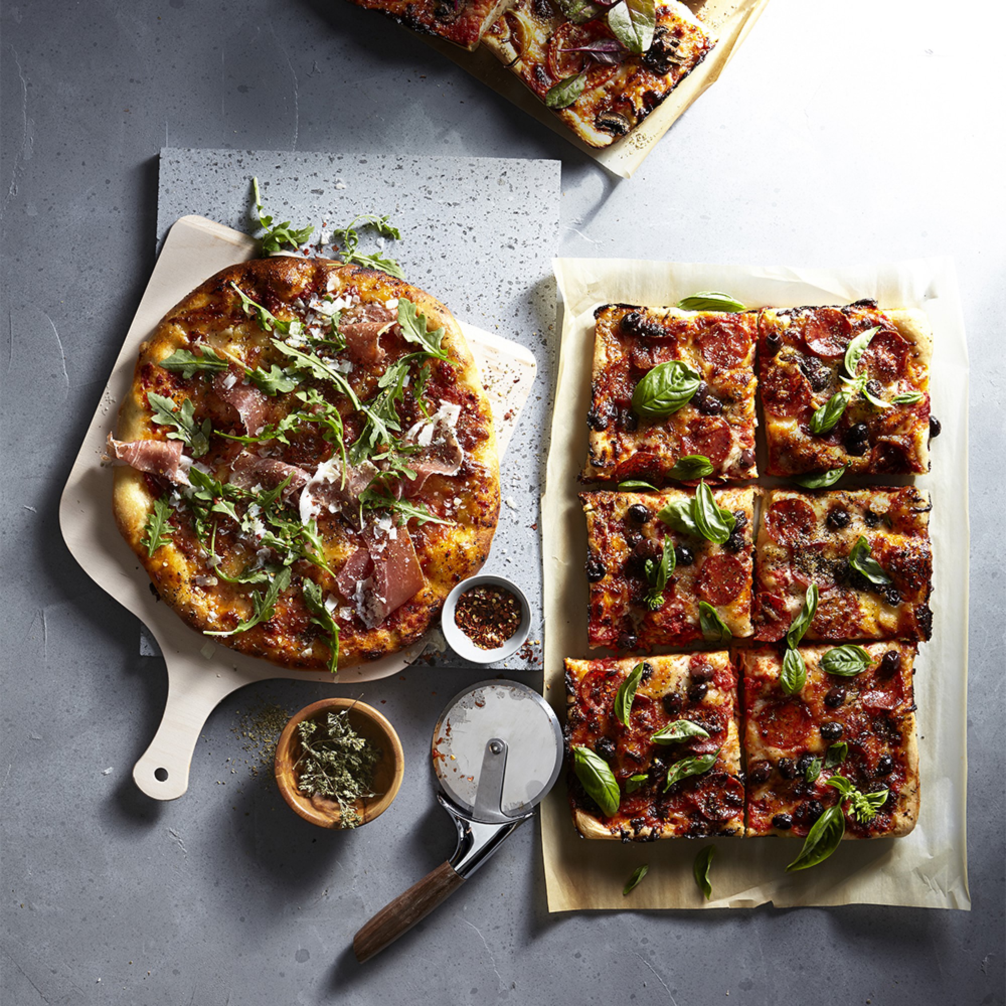 Williams Sonoma Walnut Handled Pizza Wheel