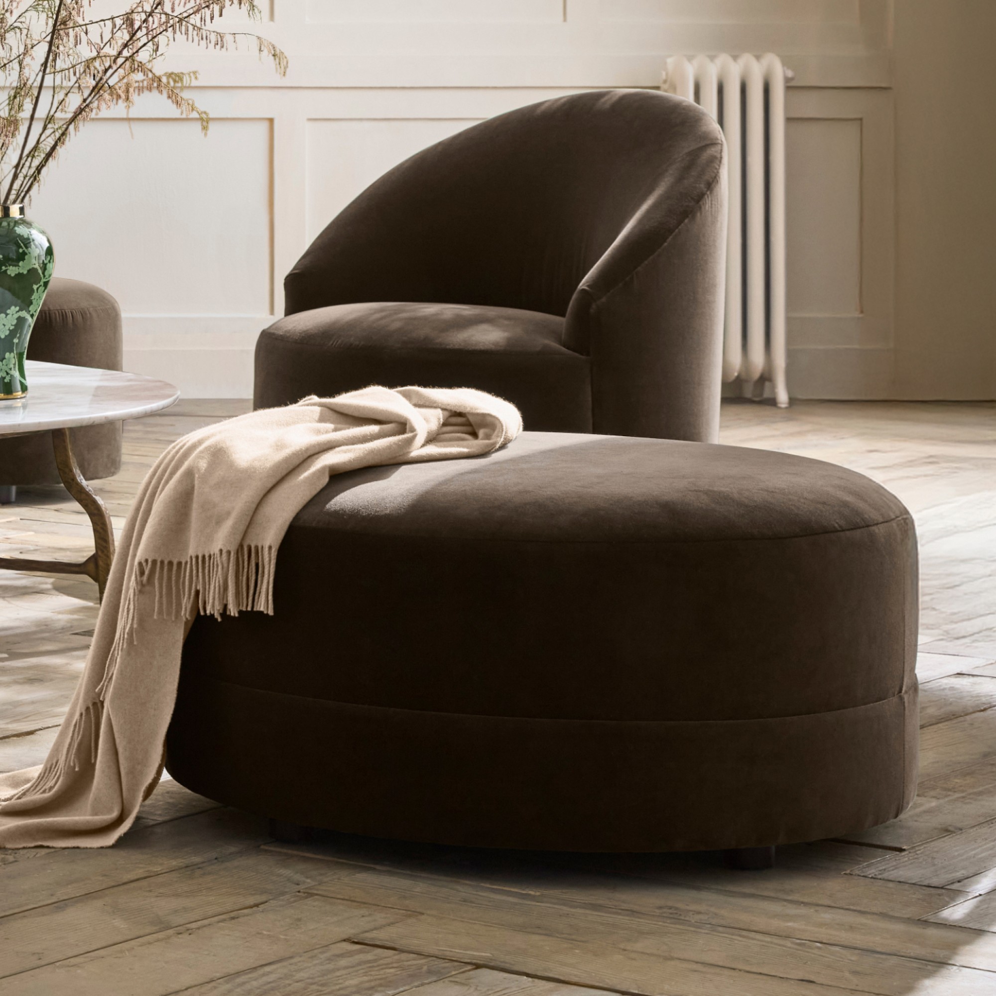 Capri Round Coffee Table Ottoman (36)