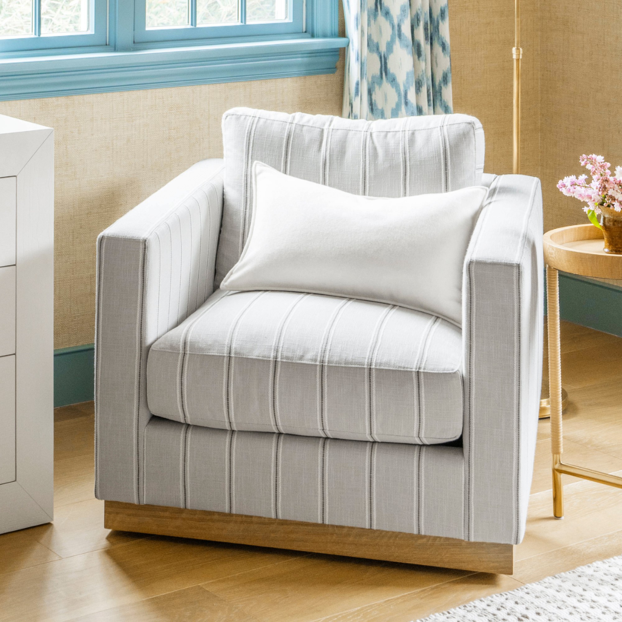 Valencia Swivel Chair