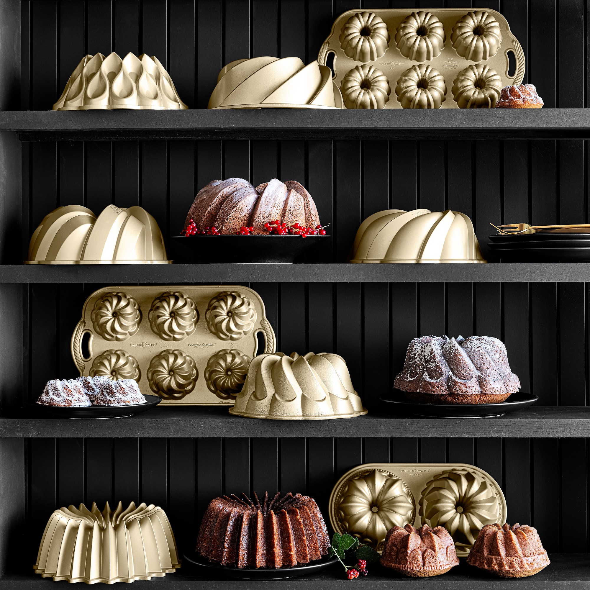 Nordic Ware Nonstick Cast Aluminum 75th Anniversary Bundt® Cake Pan