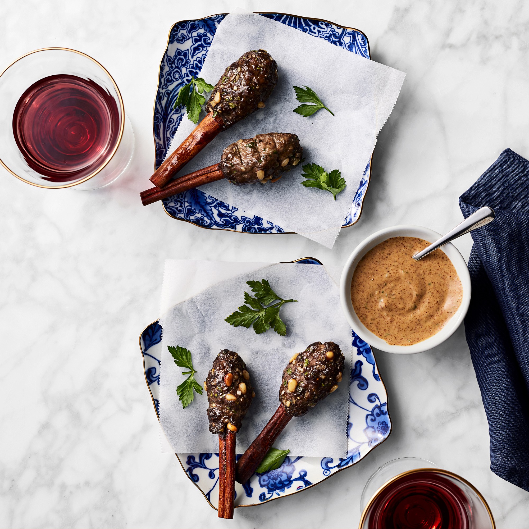 Marlo Thomas x Williams Sonoma Blue Floral Appetizer Plates, Set of 4