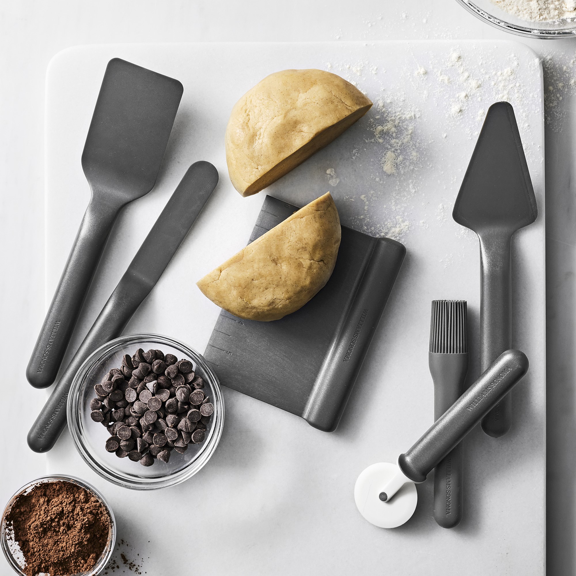 Williams Sonoma Goldtouch® Pro Nylon Offset Icing Spatula