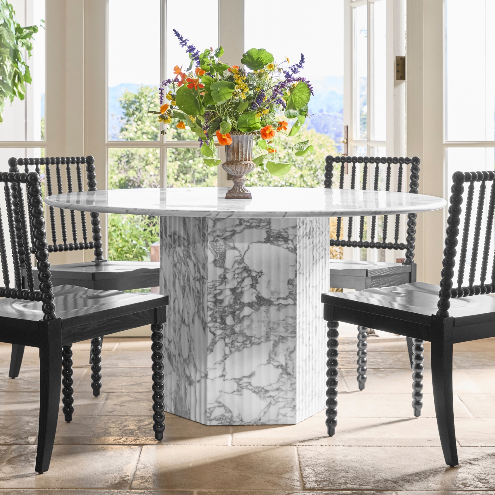 Vittoria Round Dining Table (56)