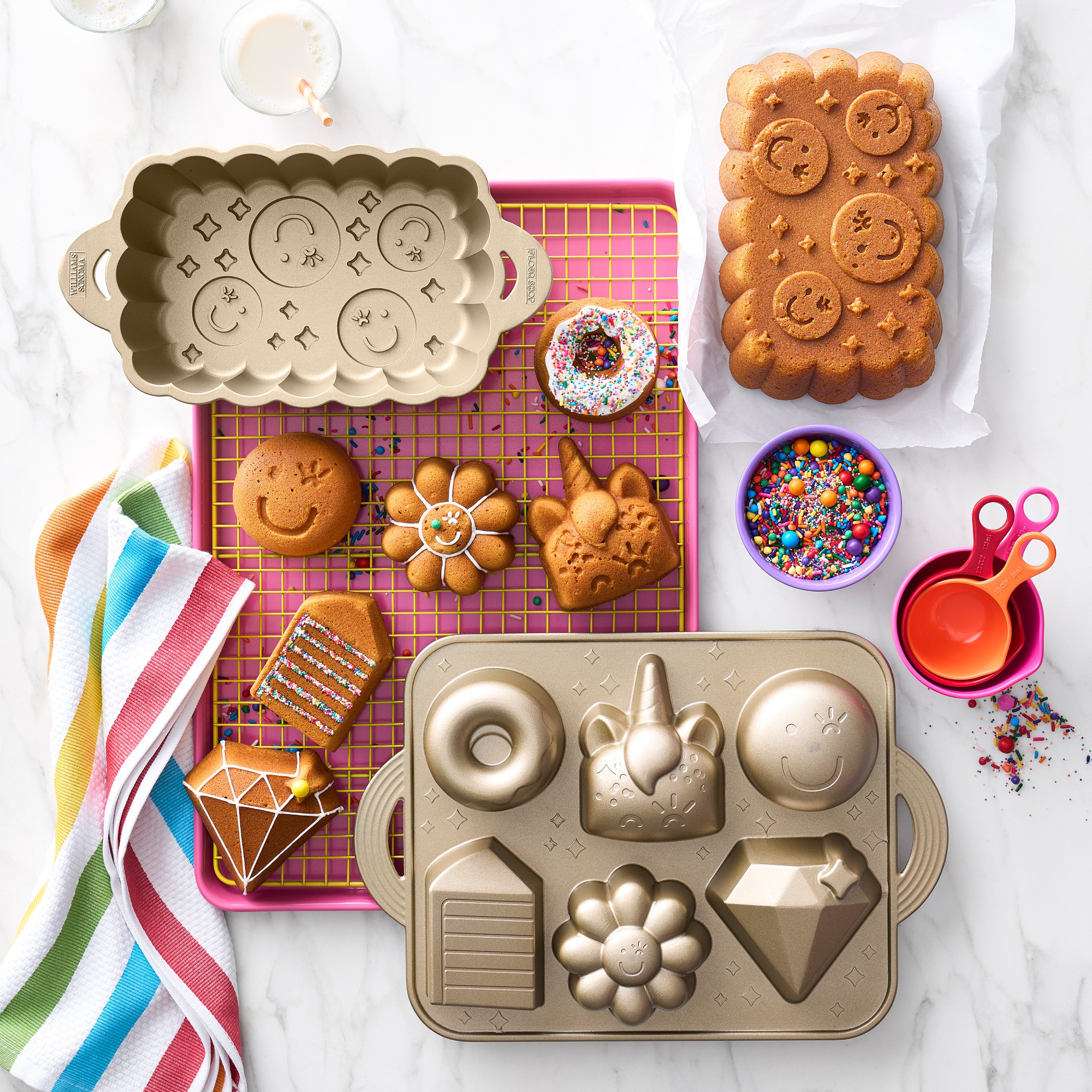 Flour Shop Cakelet Pan