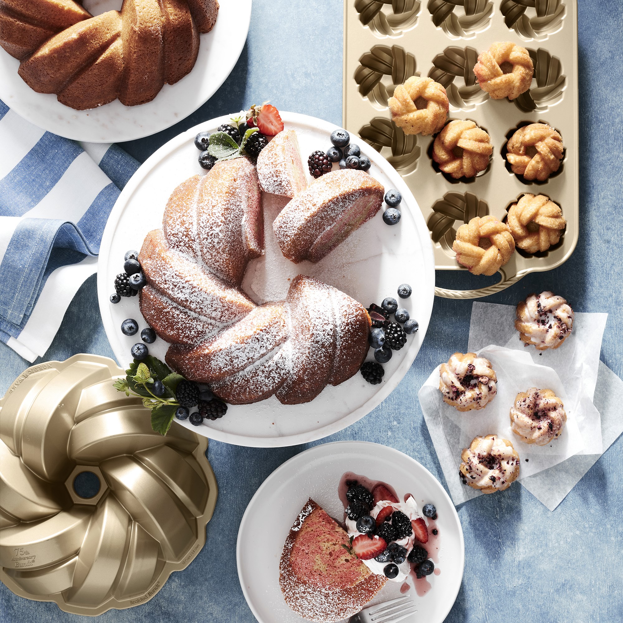 Nordic Ware Nonstick Cast Aluminum 75th Anniversary Cakelet Plaque