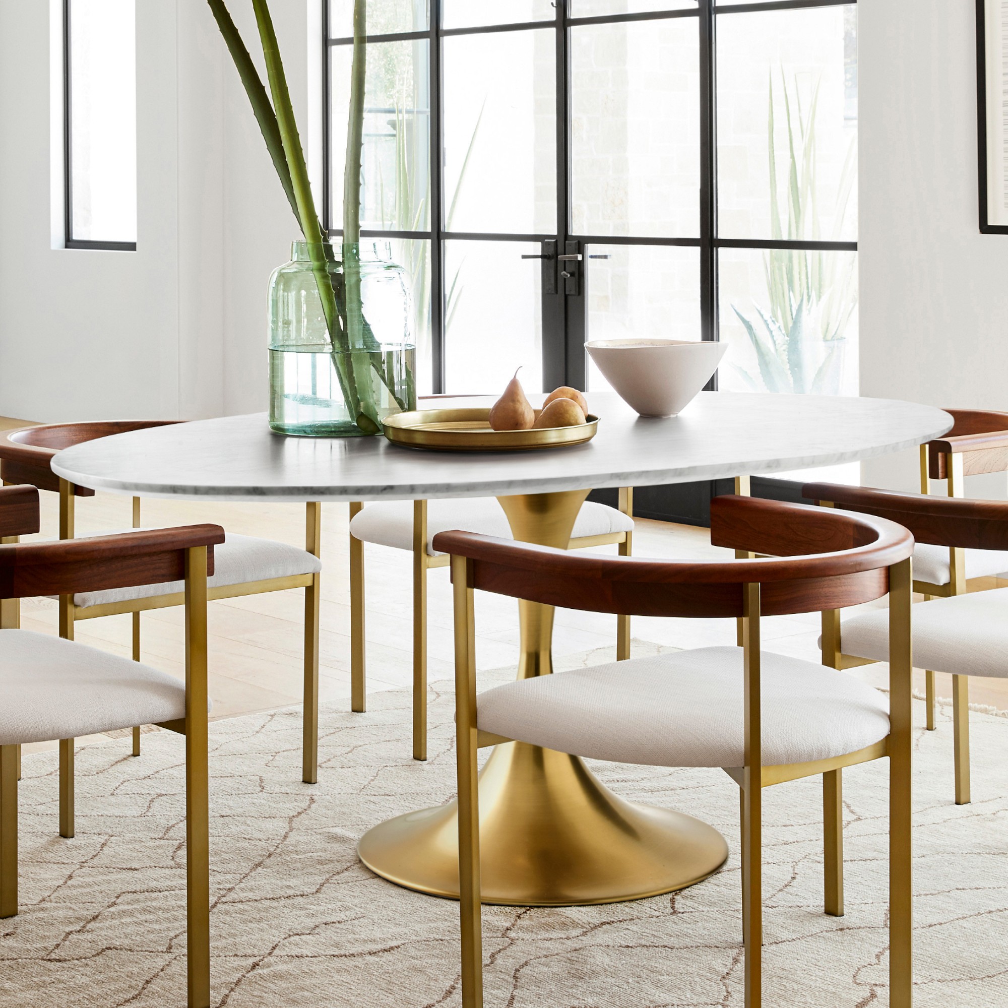 Tulip Oval Pedestal Dining Table (70)