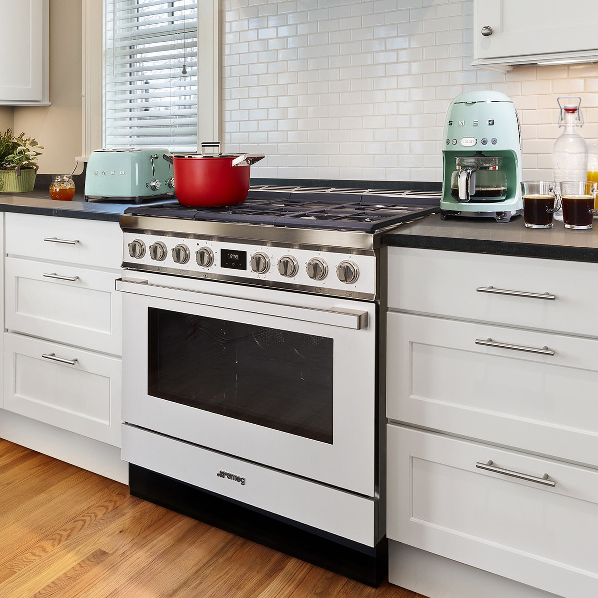 SMEG Portofino All Gas Range, 36