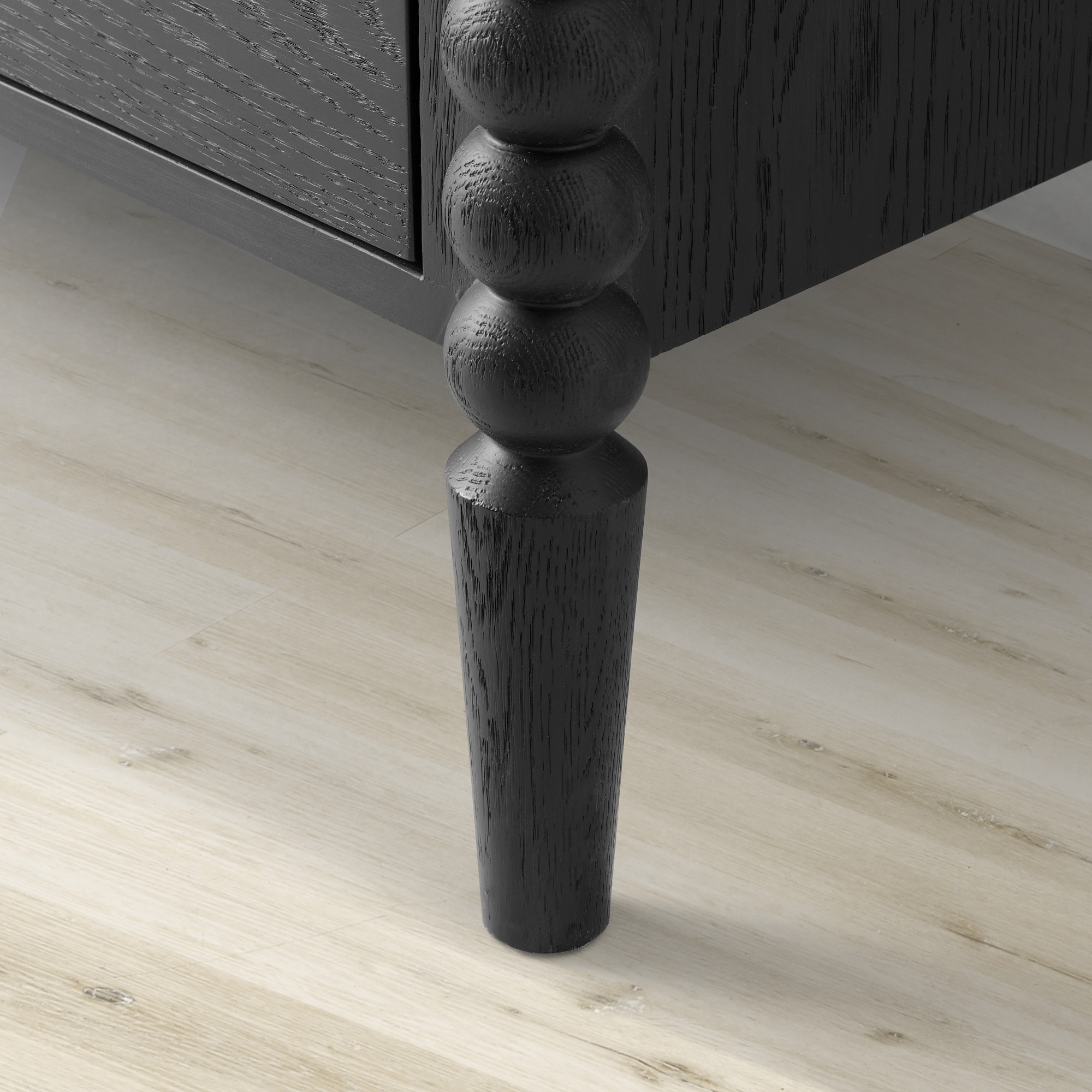 Spindle 4-Drawer Dresser (50)