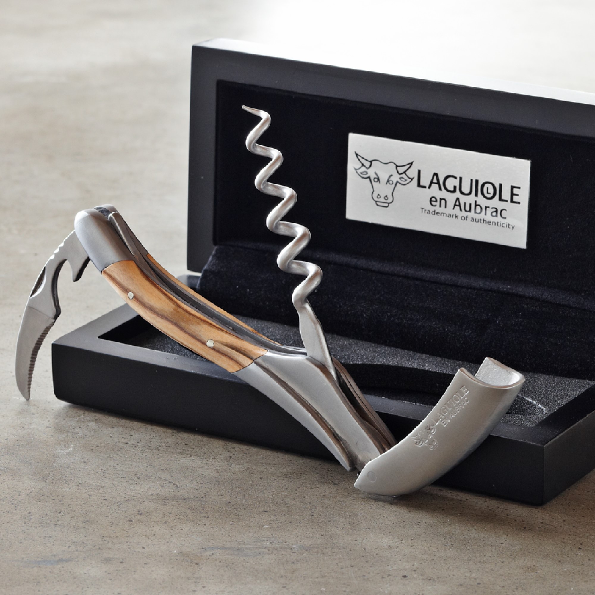 Laguiole En Aubrac Waiters Corkscrew Wine Opener, Olivewood