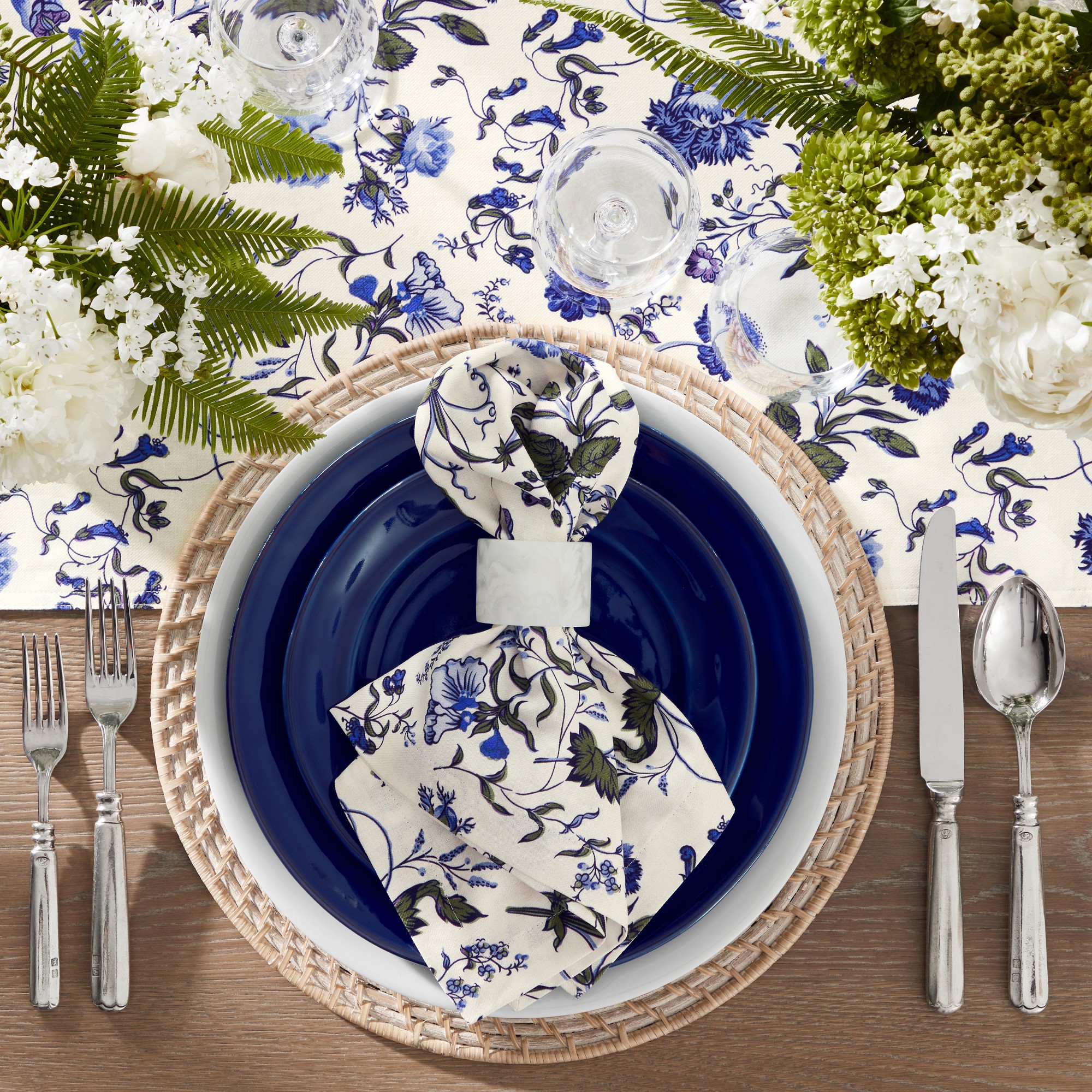 White Floral Napkins, Set of 4