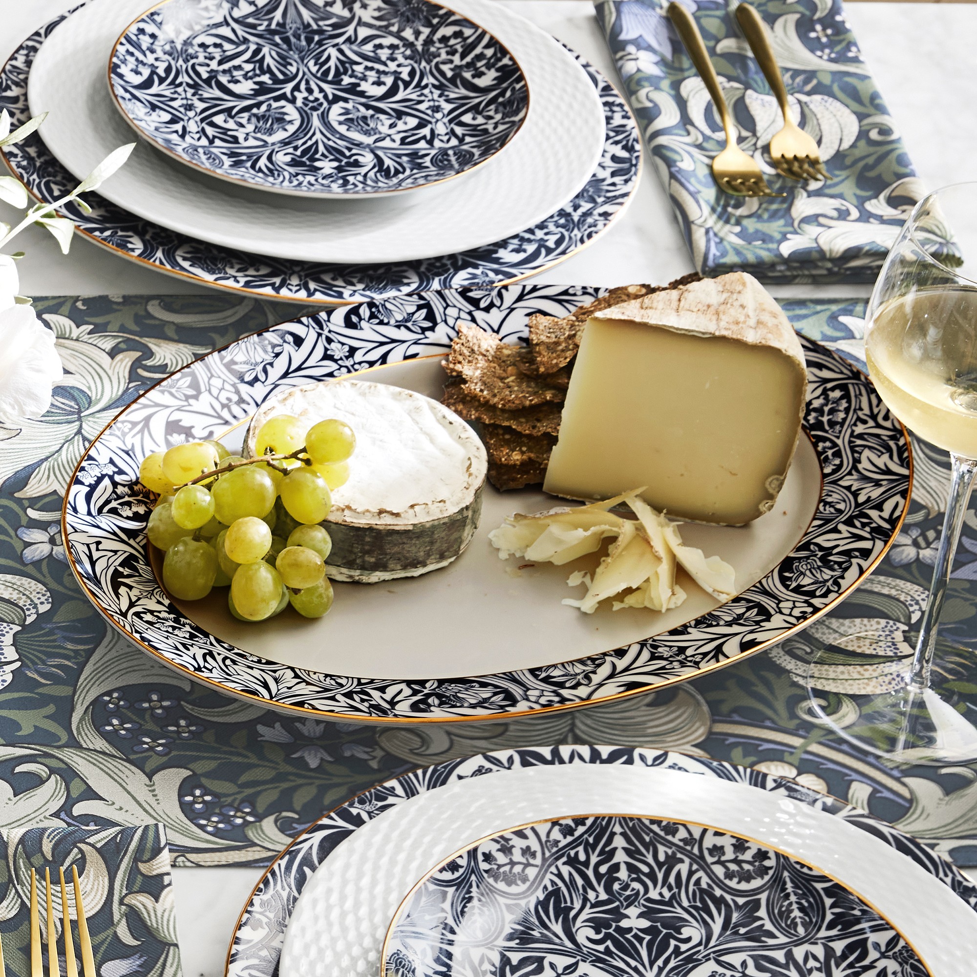 Morris & Co. x Williams Sonoma Golden Lilly Table Runner