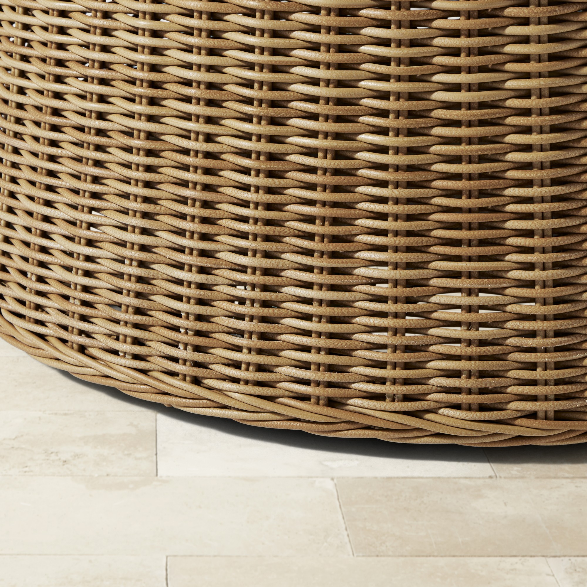 AERIN East Hampton Dining Table & Dining Chairs