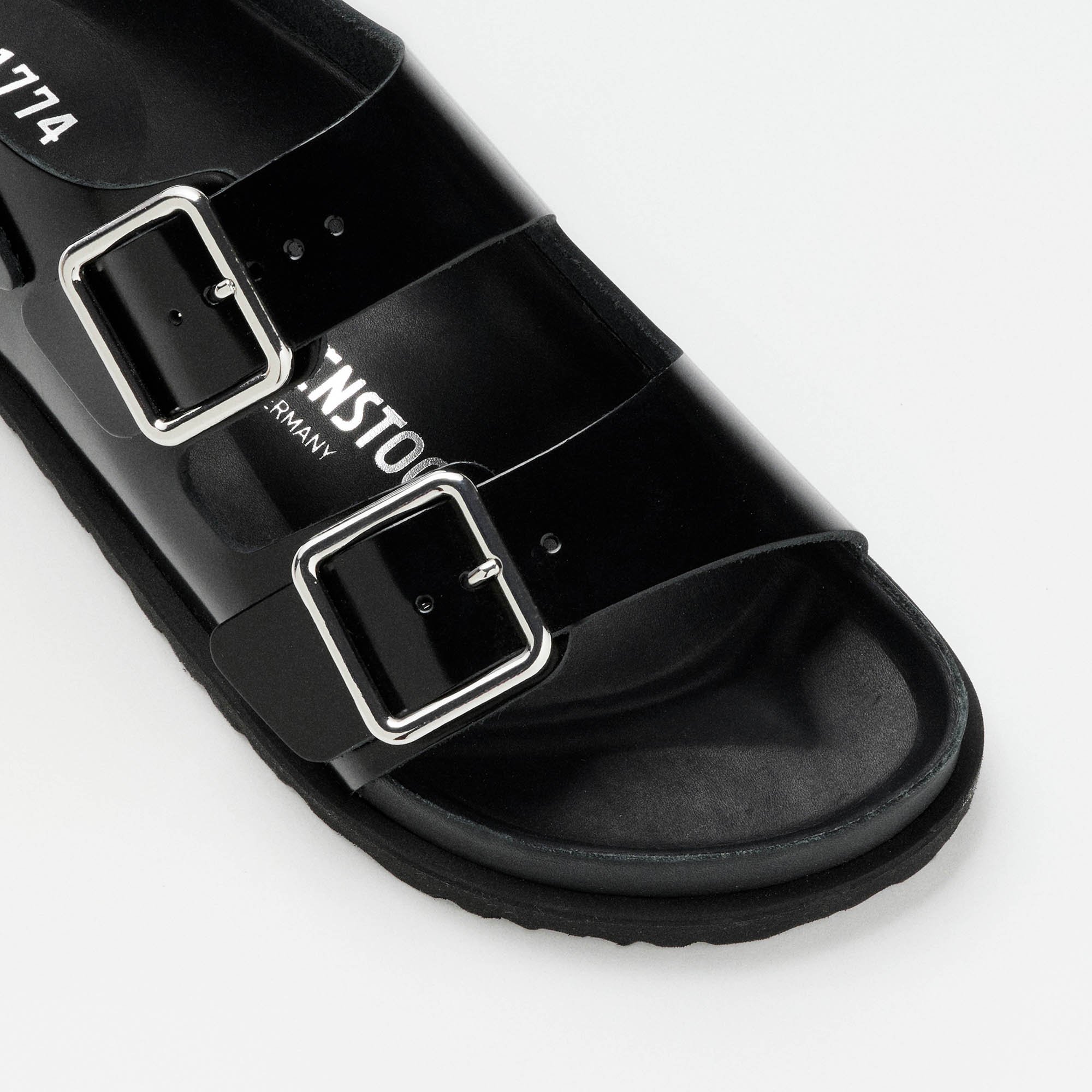 1774 Milano - Premium Black