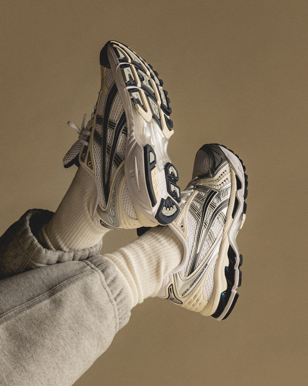 Asics GEL-Kayano 14 White / Midnight