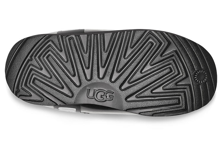 UGG Classic Clear Mini II Large LOGO Fleece Lined Big Boys Black 1112386K-BLK