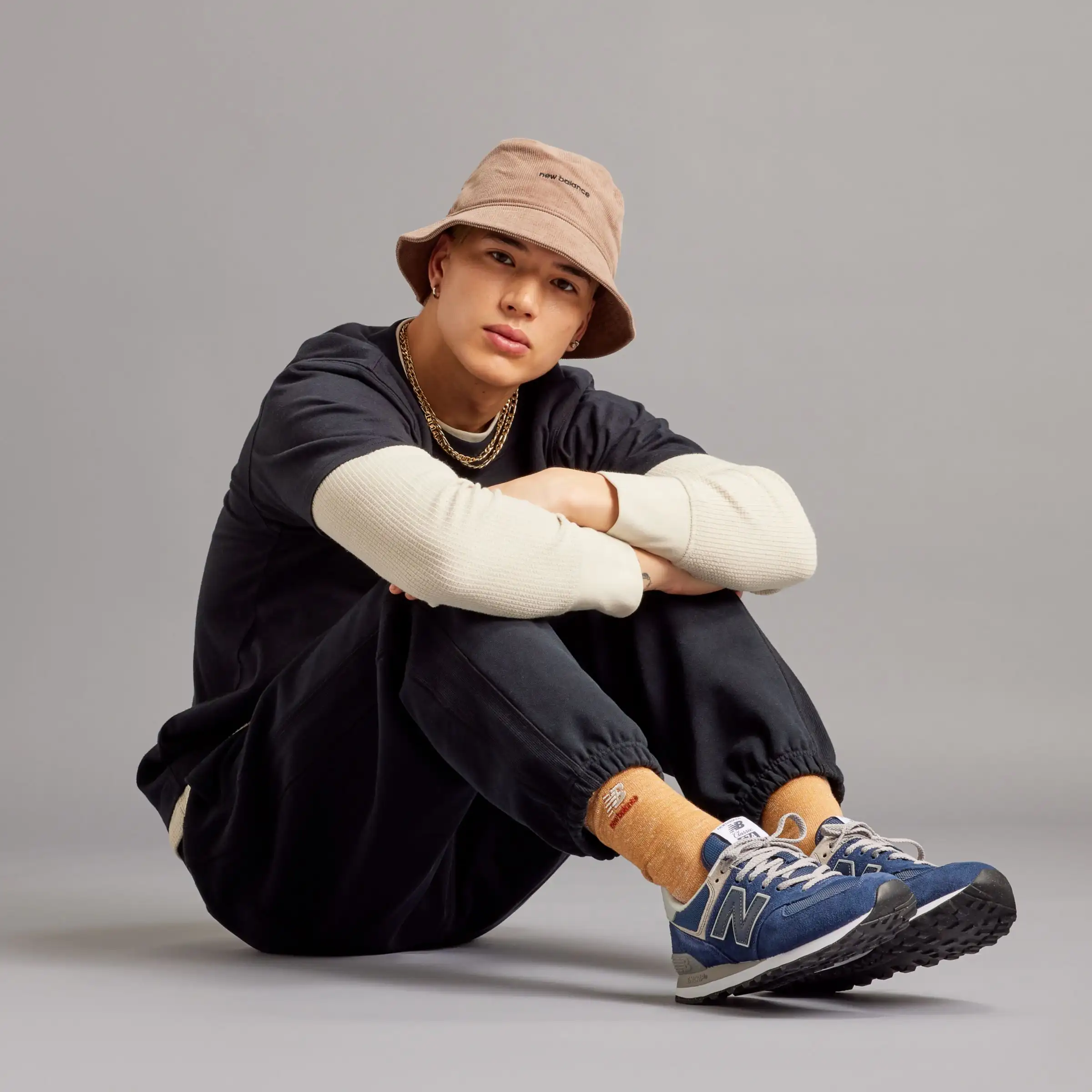 574 Core - Navy with White