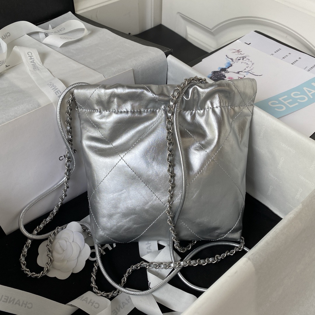 CHANEL CHANEL 22 Mini Handbag Metallic Lambskin & Silver-Tone Metal Silver - AS3980