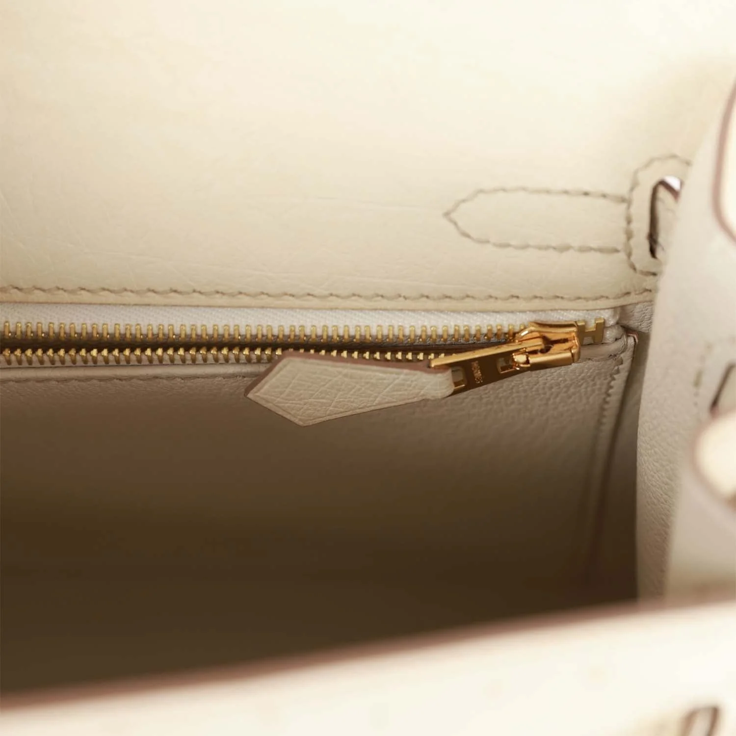 Her Kelly Sellier 25 Beton Ostrich Gold Hardware