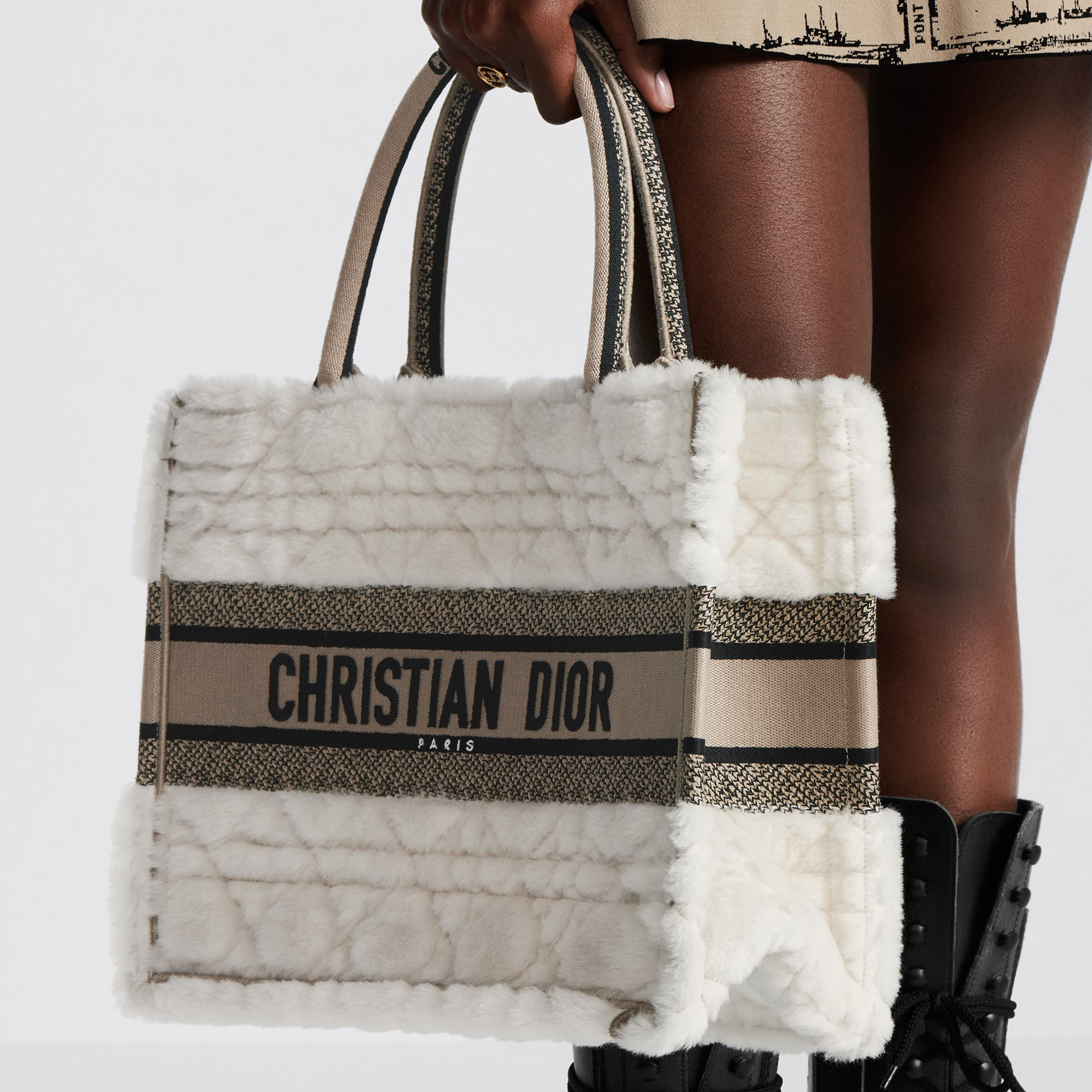 MEDIUM  BOOK TOTE