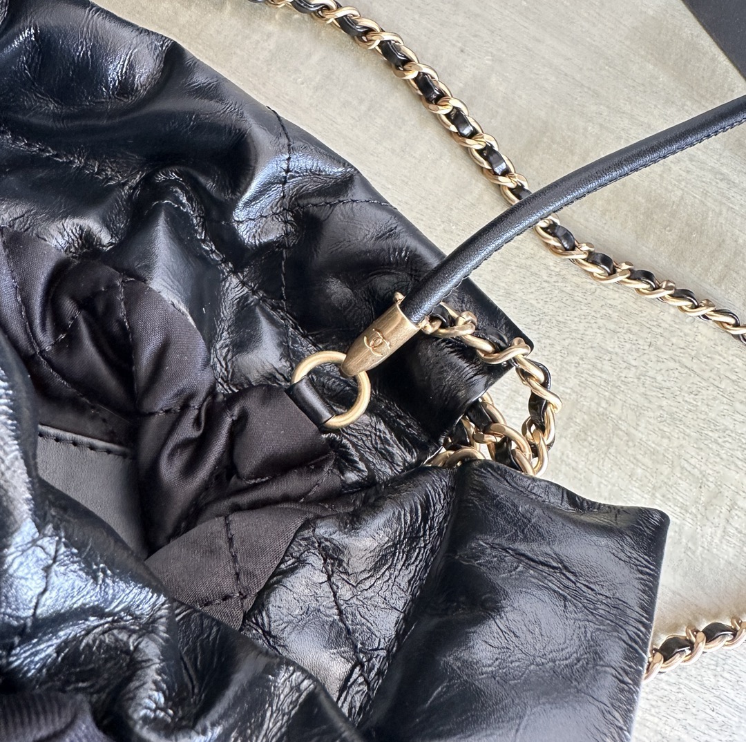 CHANEL CHANEL 22 Mini Handbag Shiny Calfskin & Gold-Tone Metal Black- AS3980