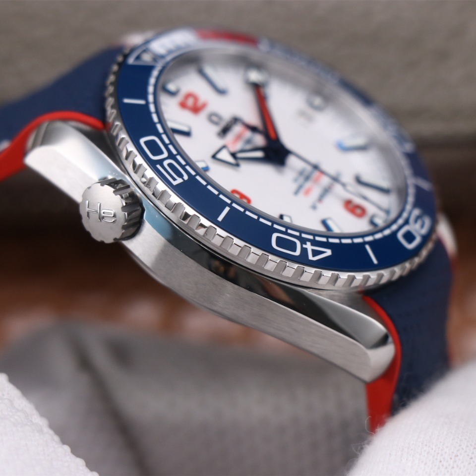 PLANET OCEAN 600M America's Cup 43.5mm