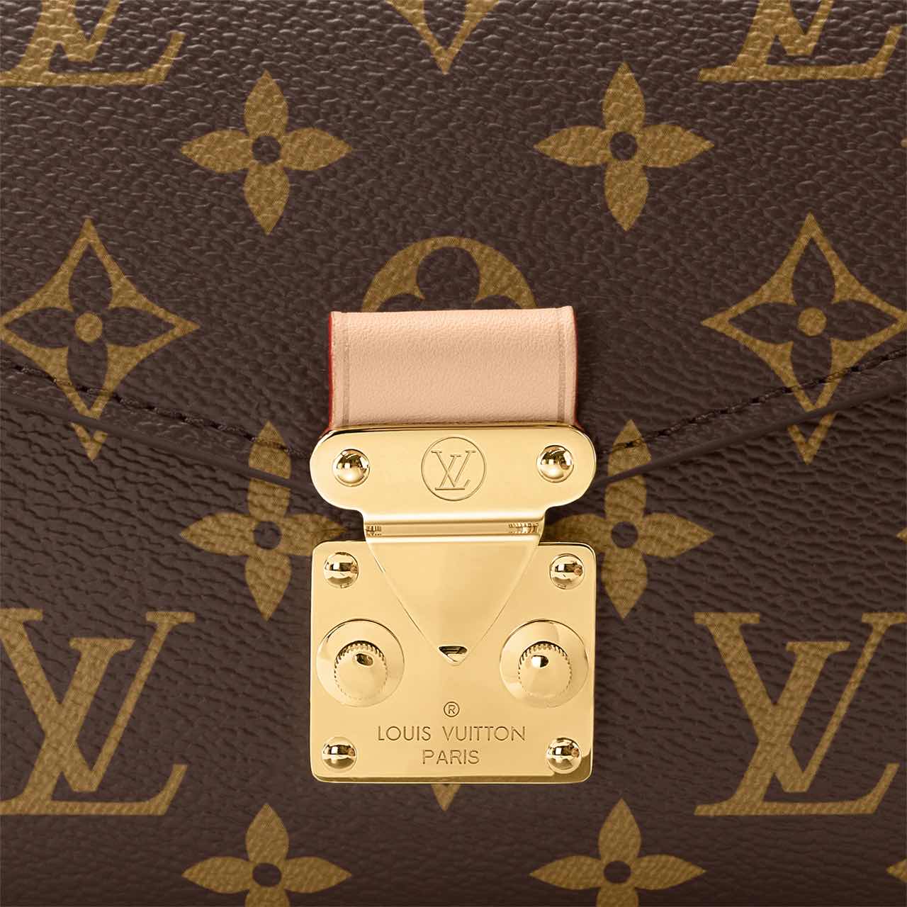 Pochette Metis East West M46279