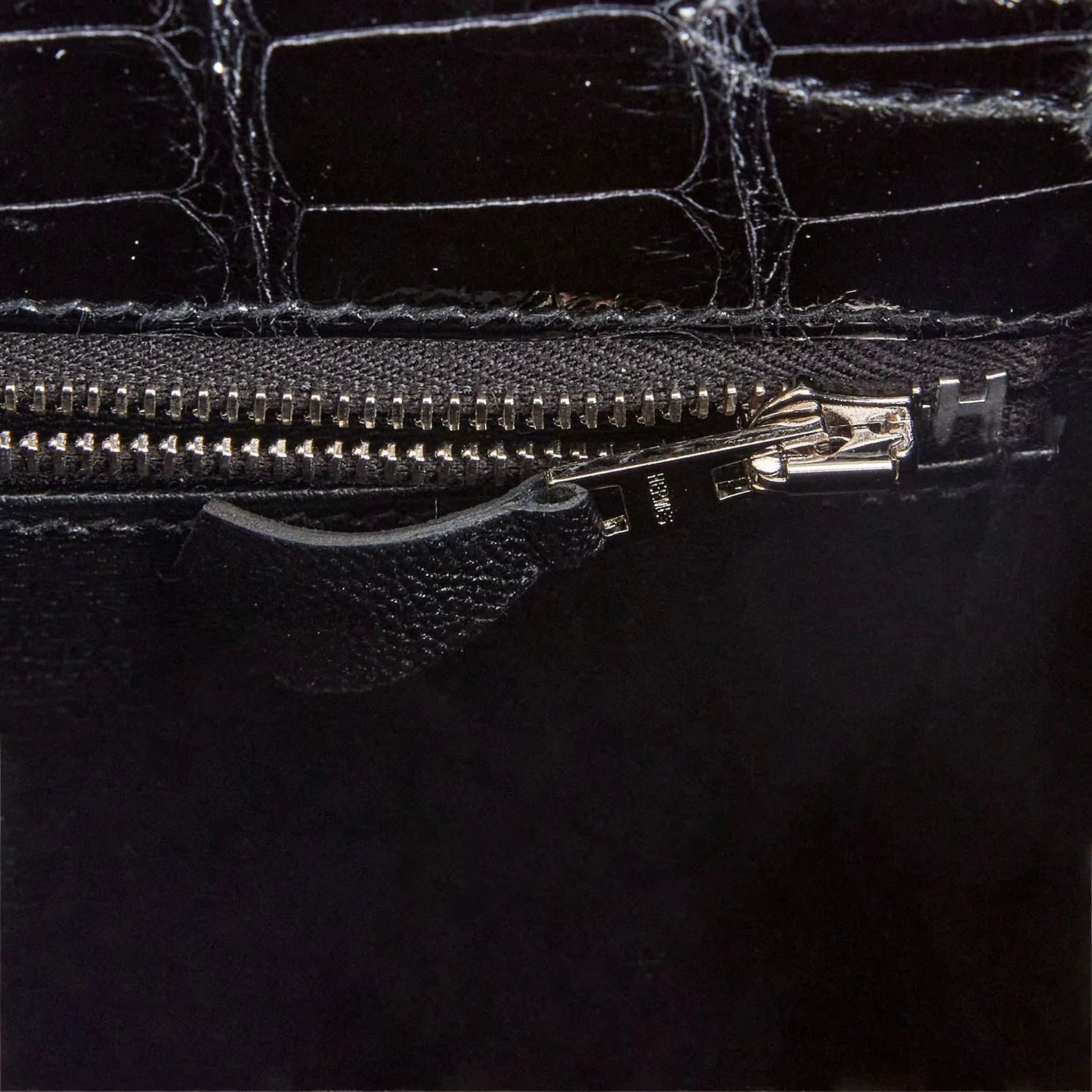 Her Kelly Sellier 25 Black Shiny Alligator Palladium Hardware