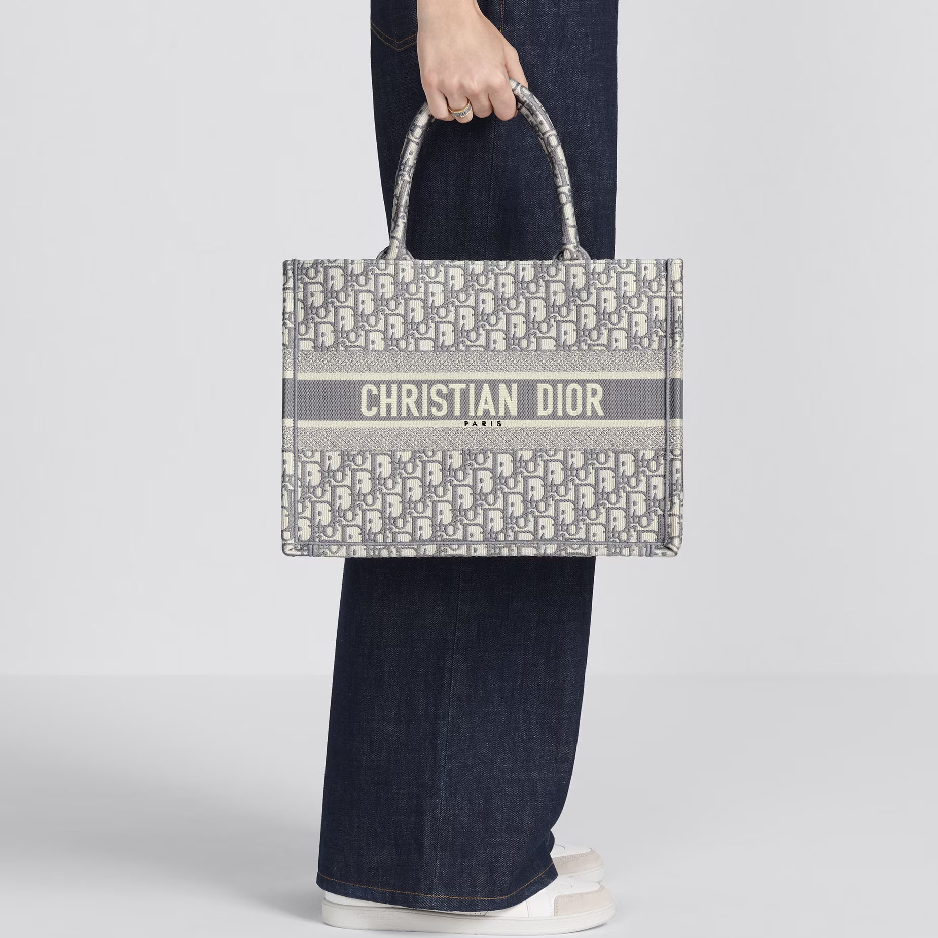 MEDIUM  BOOK TOTE
