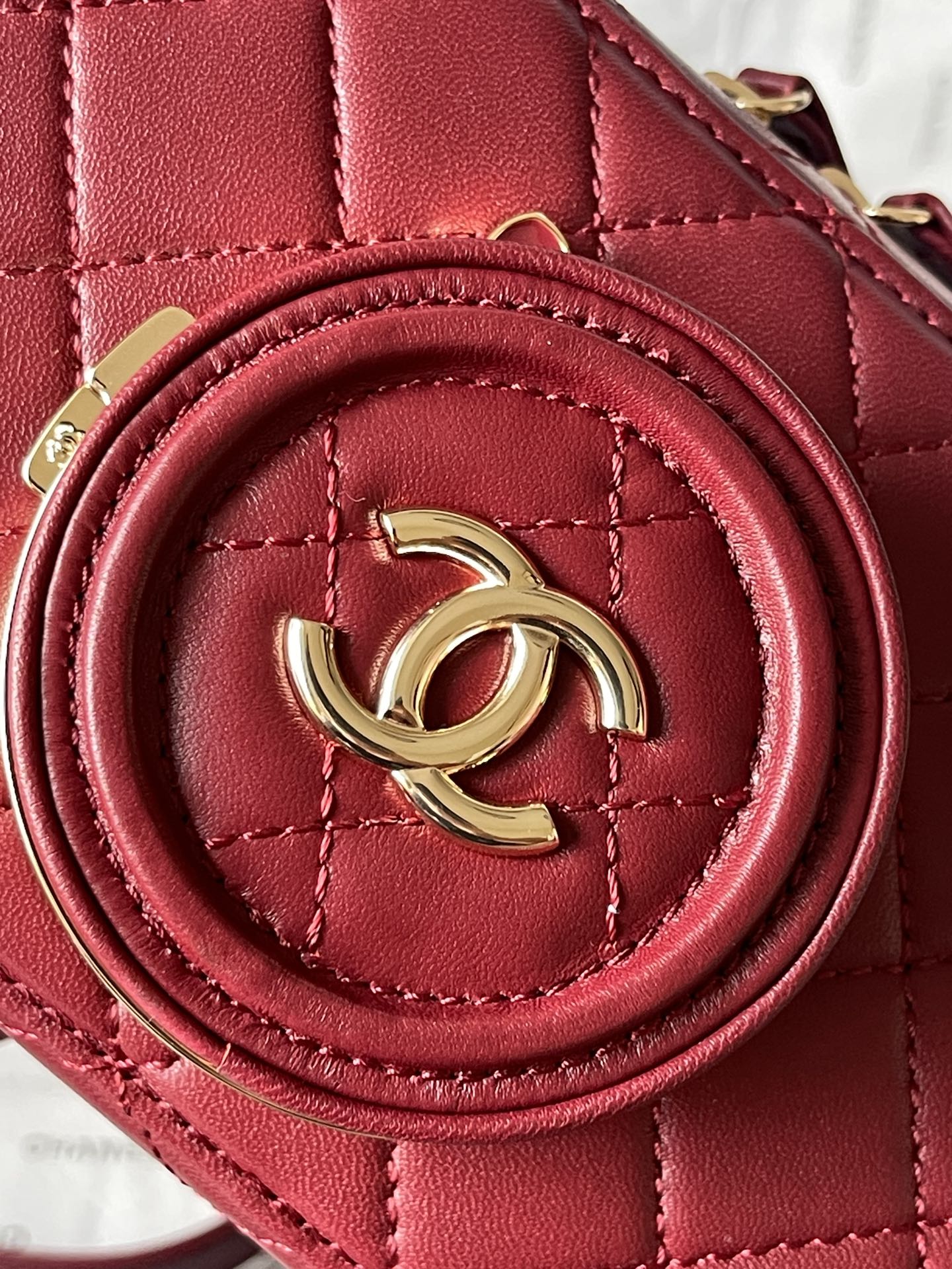 CHANEL Camera bag Sheep leather and gold metal Red-AS4817