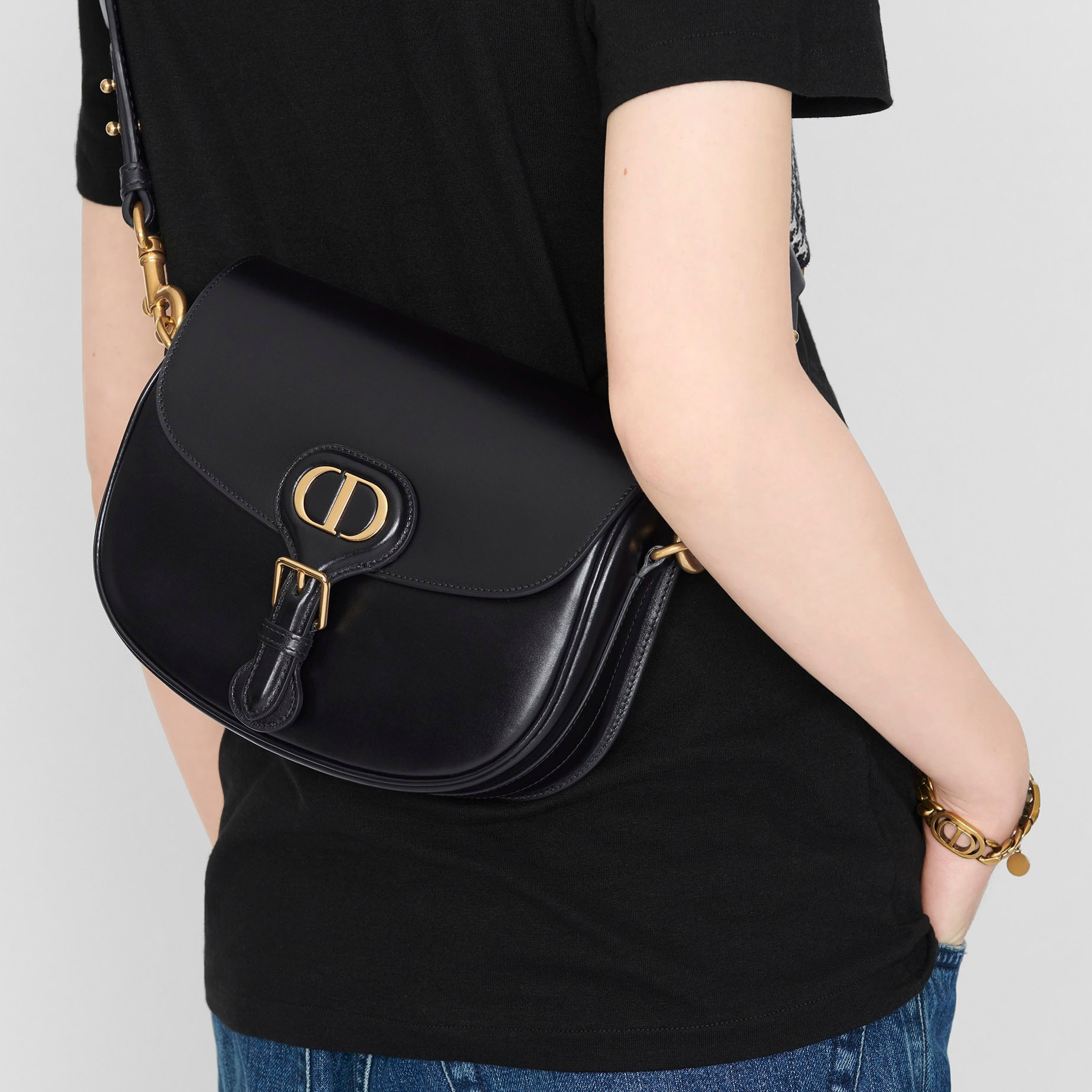 MEDIUM  BOBBY BAG