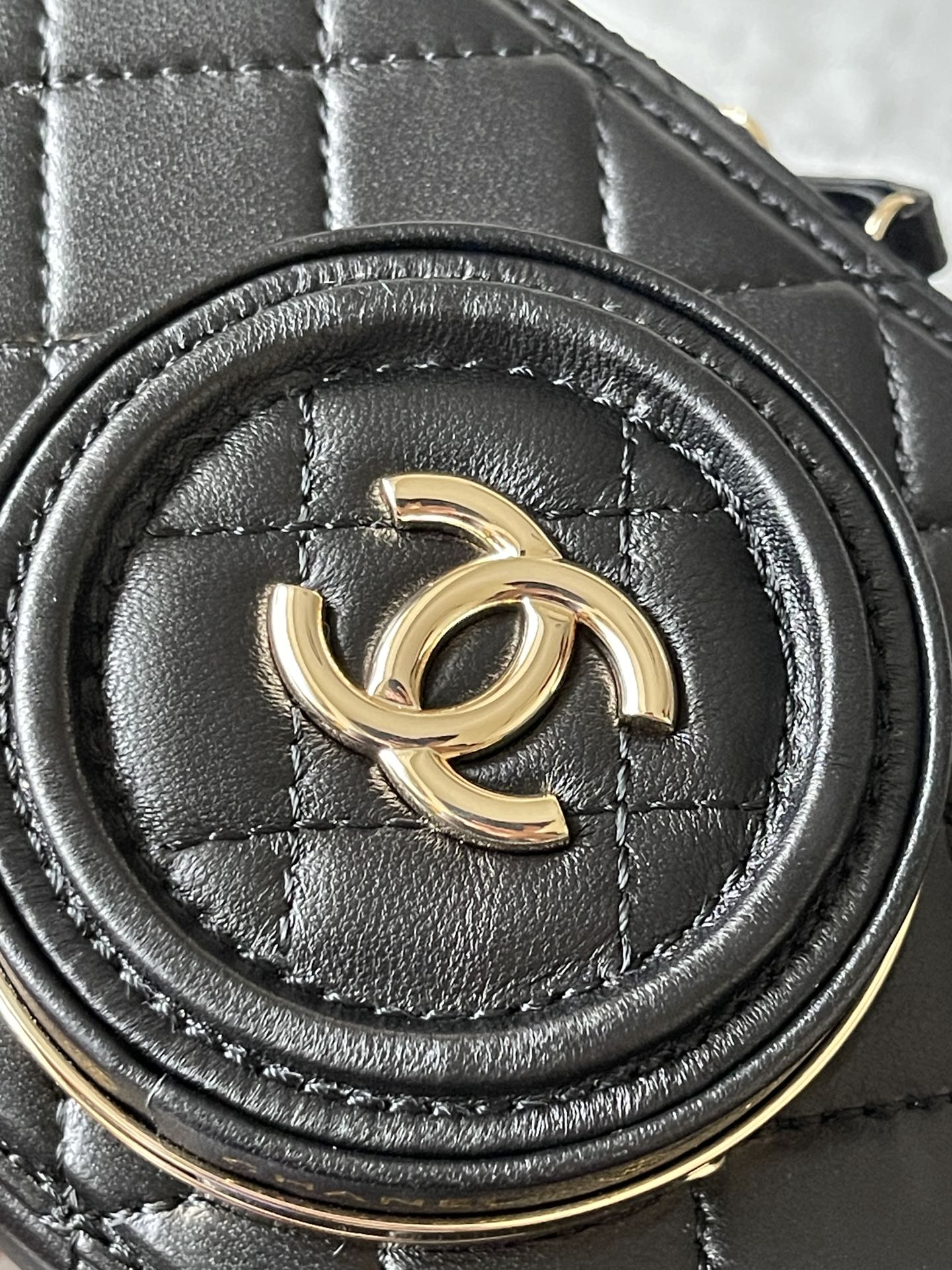 CHANEL Camera bag Sheep leather and gold metal Black-AS4817