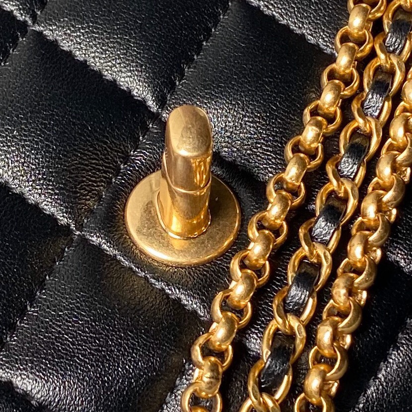 CHANEL Mini flap bag Polished lambskin with gold coloured metal black-AS4972