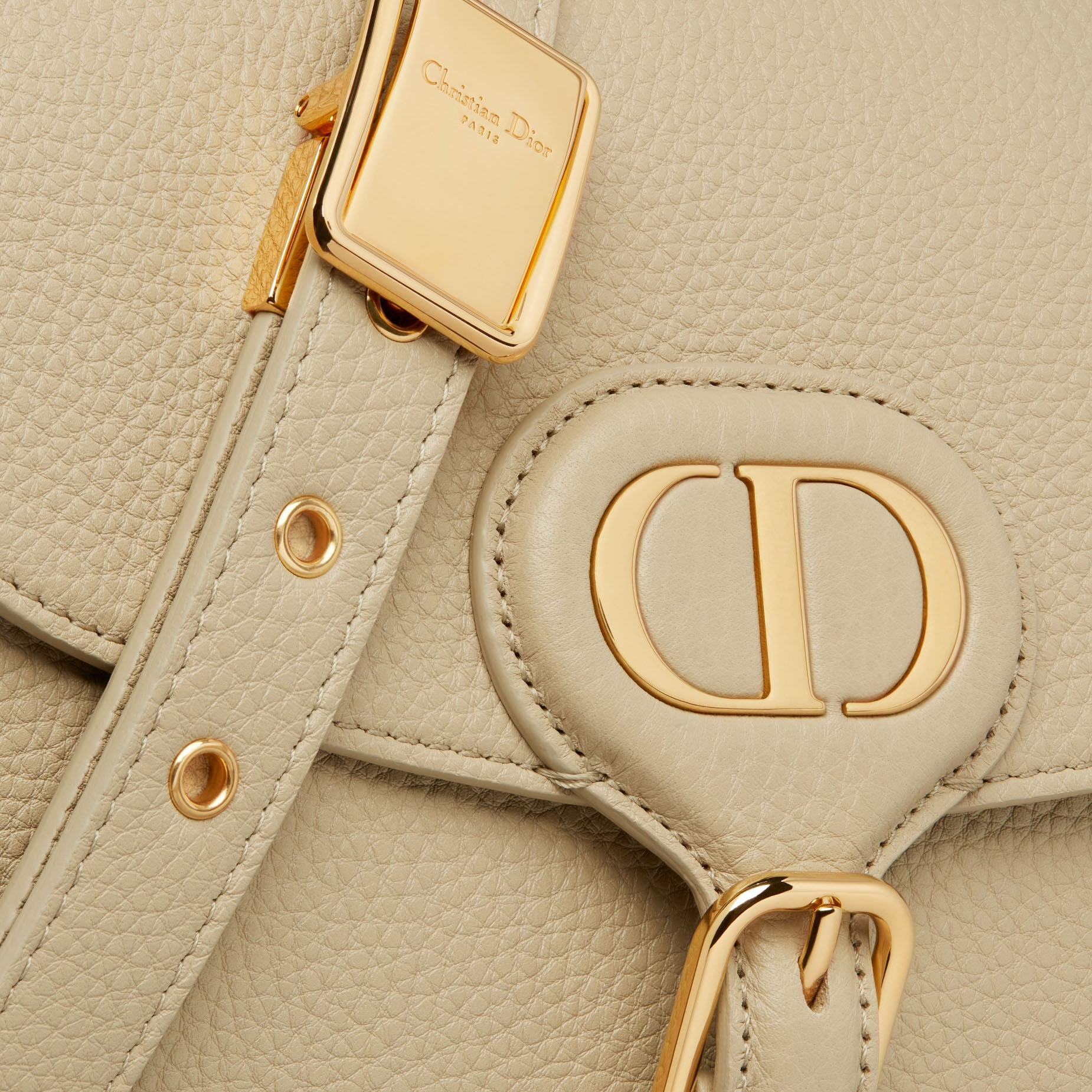 MEDIUM  BOBBY BAG