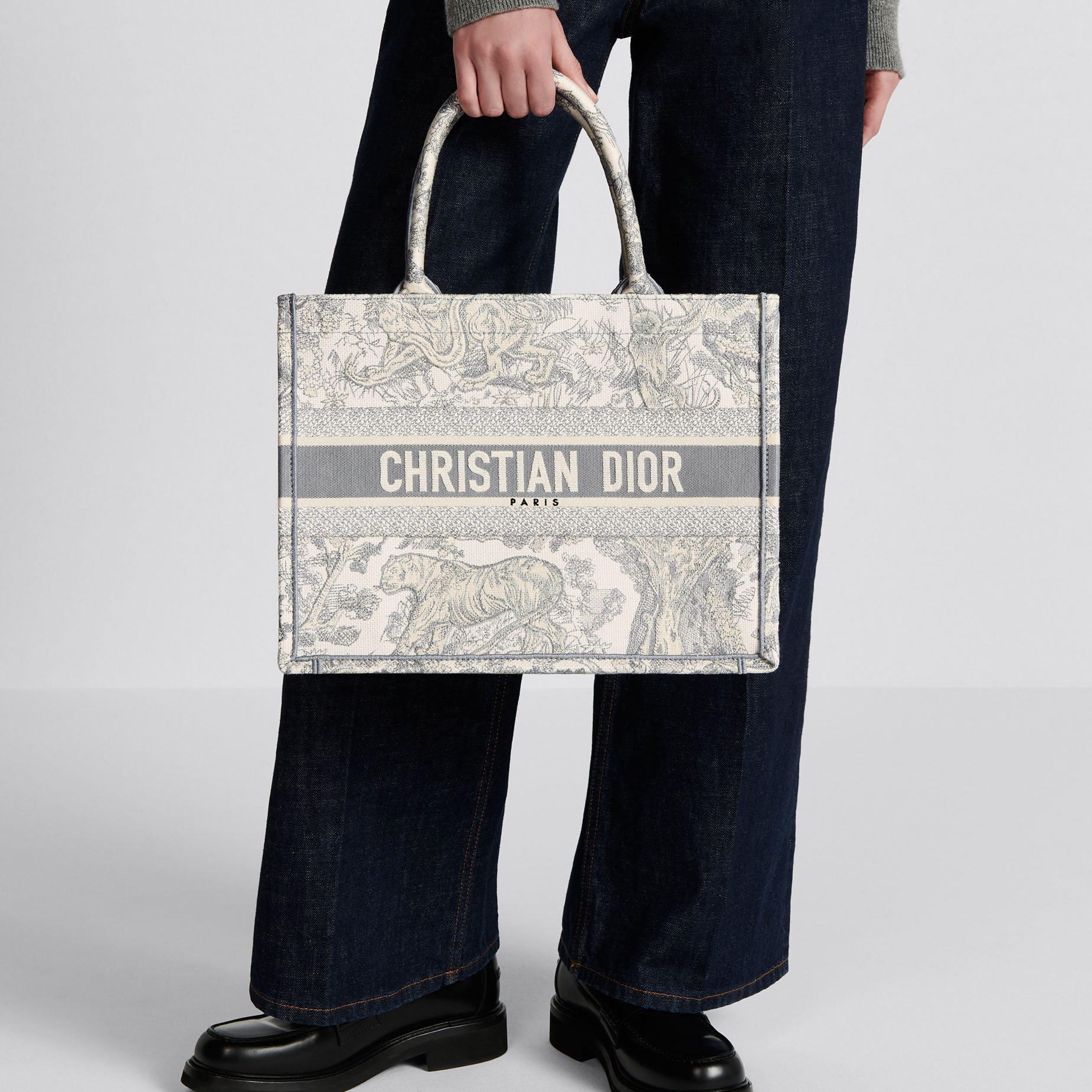 MEDIUM  BOOK TOTE