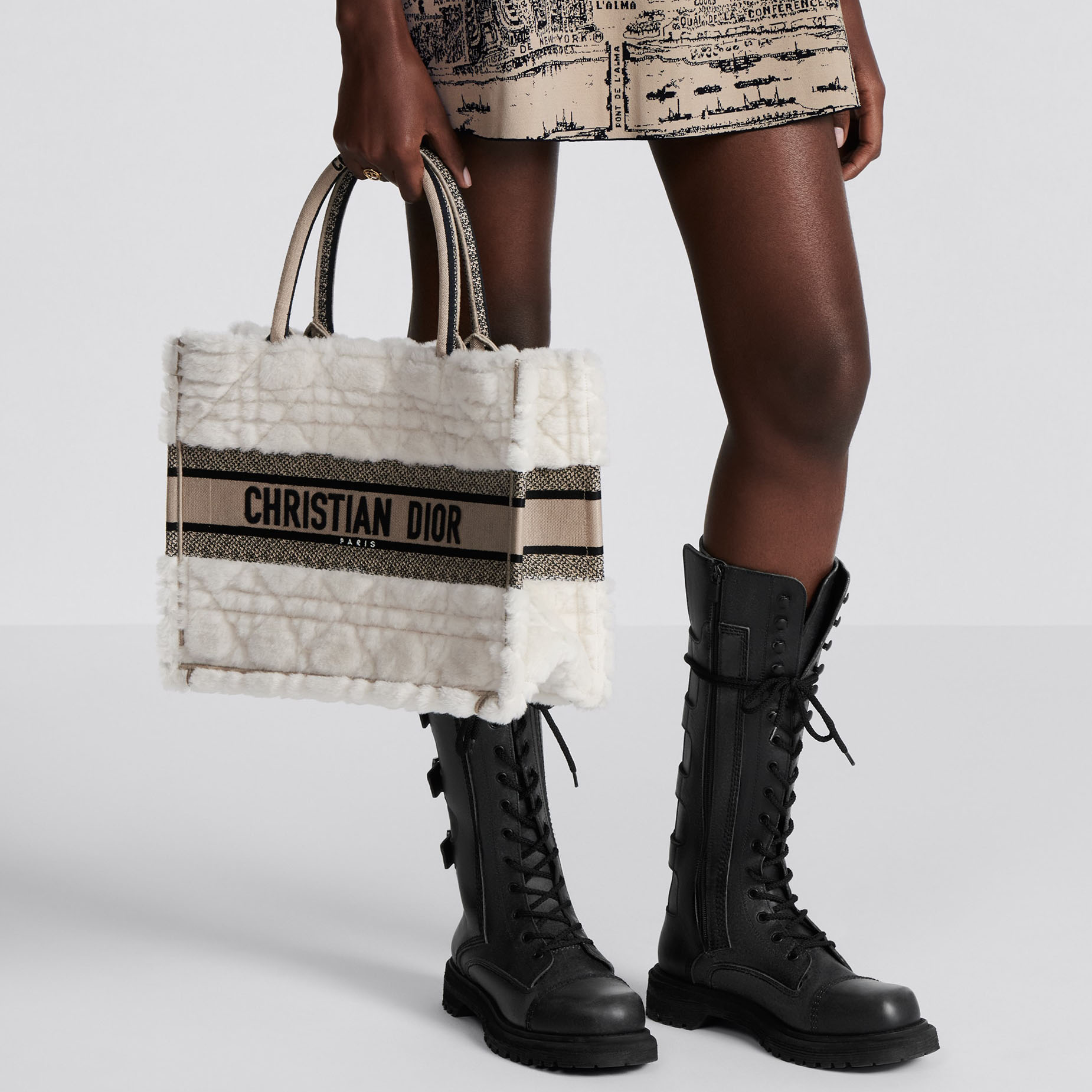 MEDIUM  BOOK TOTE