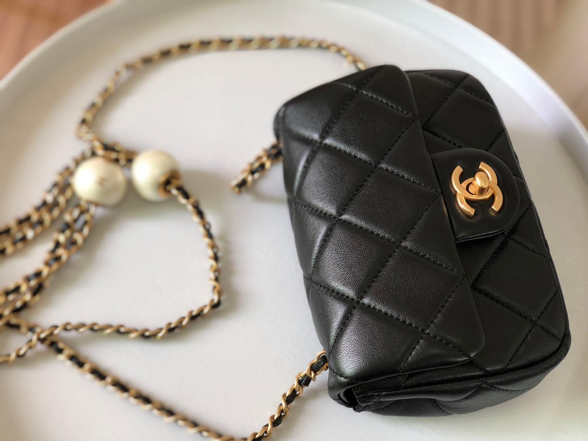 CHANEL Mini Flap Bag Shiny Lambskin, Imitation Pearls & Gold-Tone Metal White-AS4947