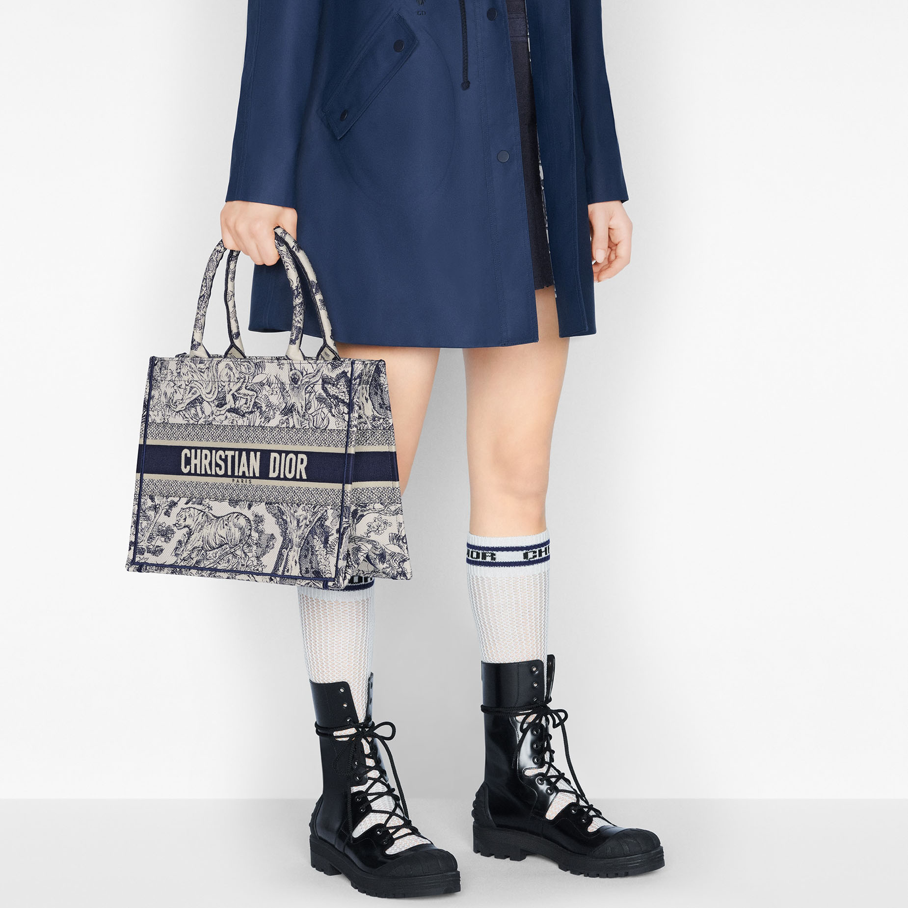 MEDIUM  BOOK TOTE
